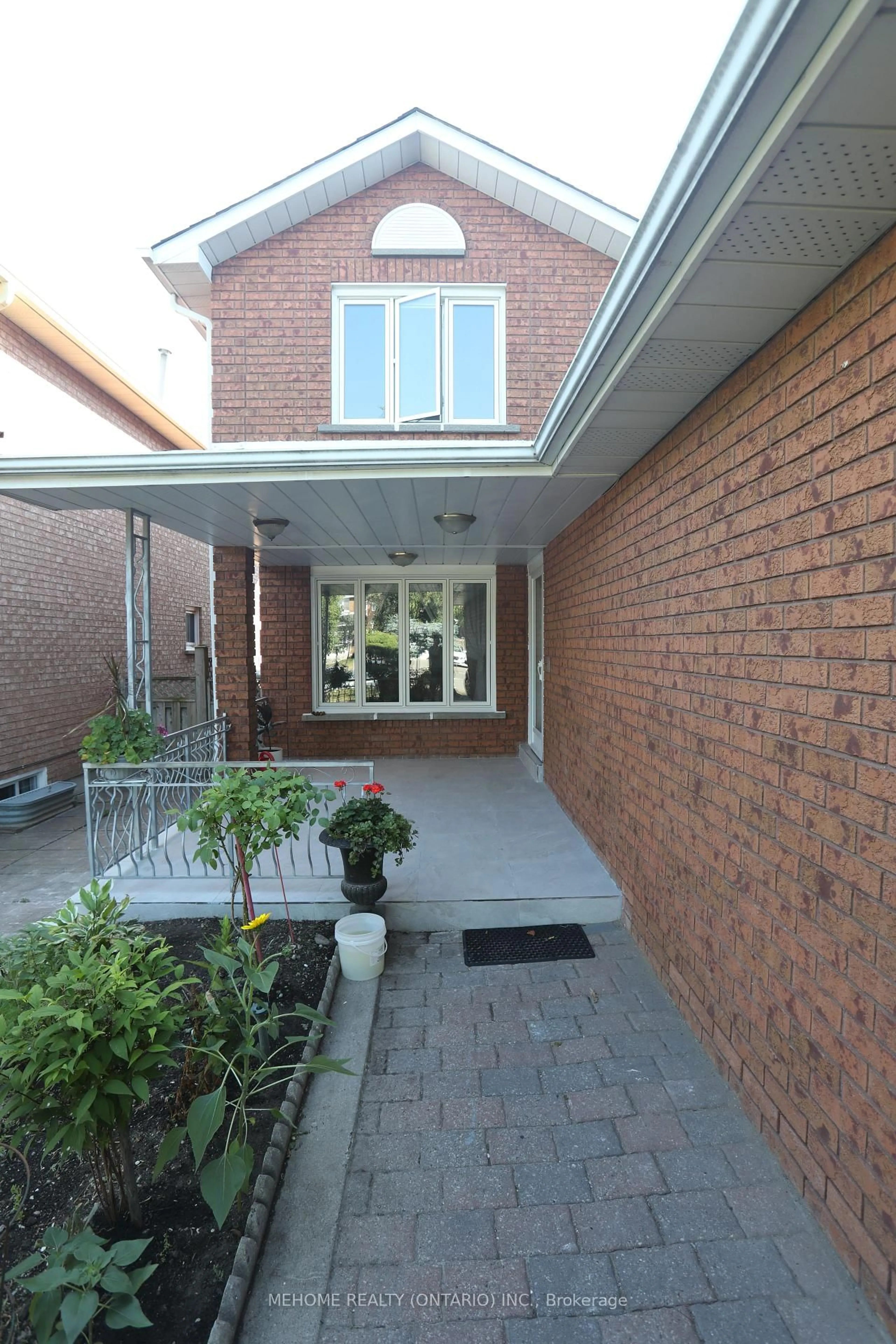 Unknown for 70 Governor Cres, Vaughan Ontario L4L 5G7