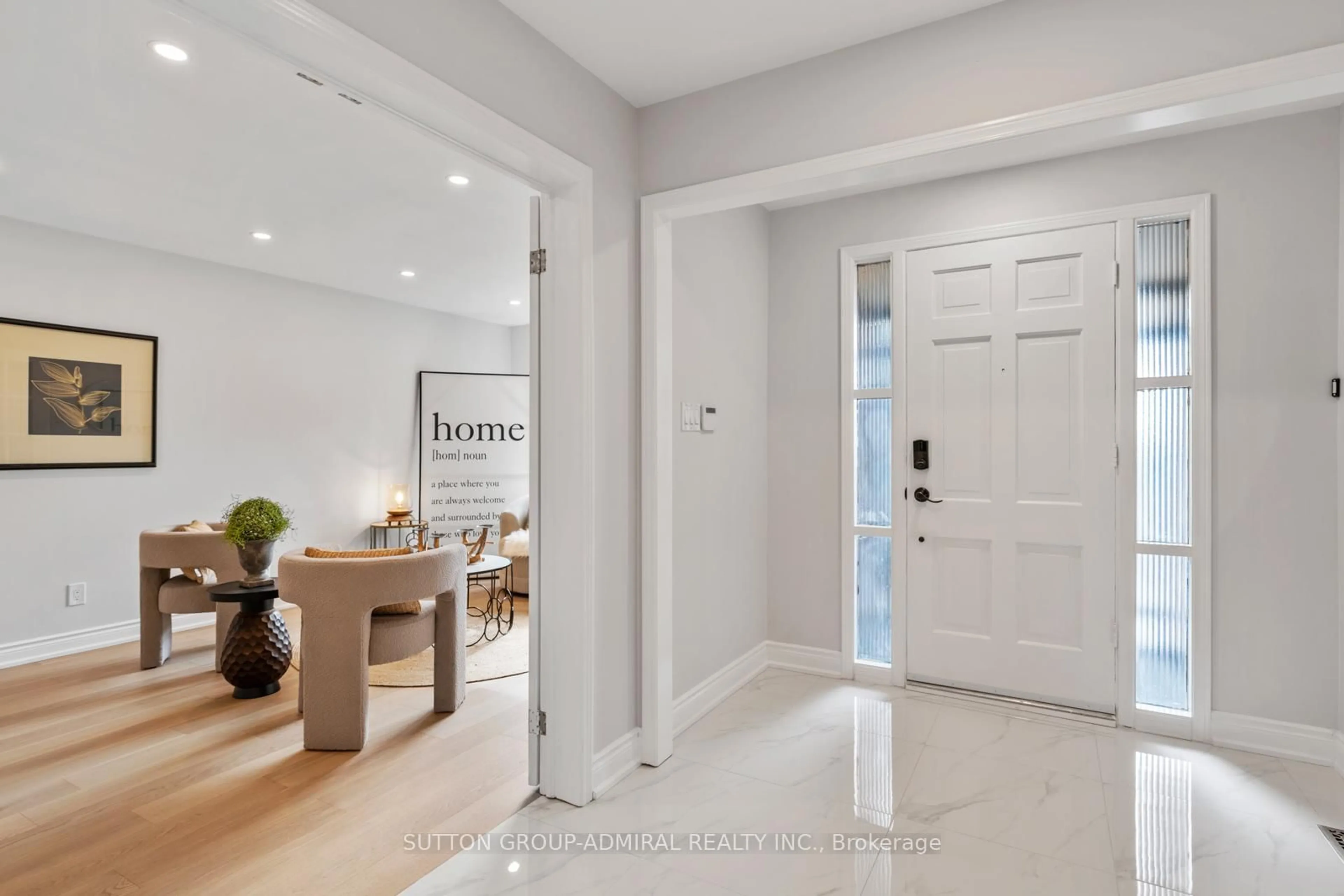 Indoor entryway for 16 Sycamore Dr, Markham Ontario L3T 5V4