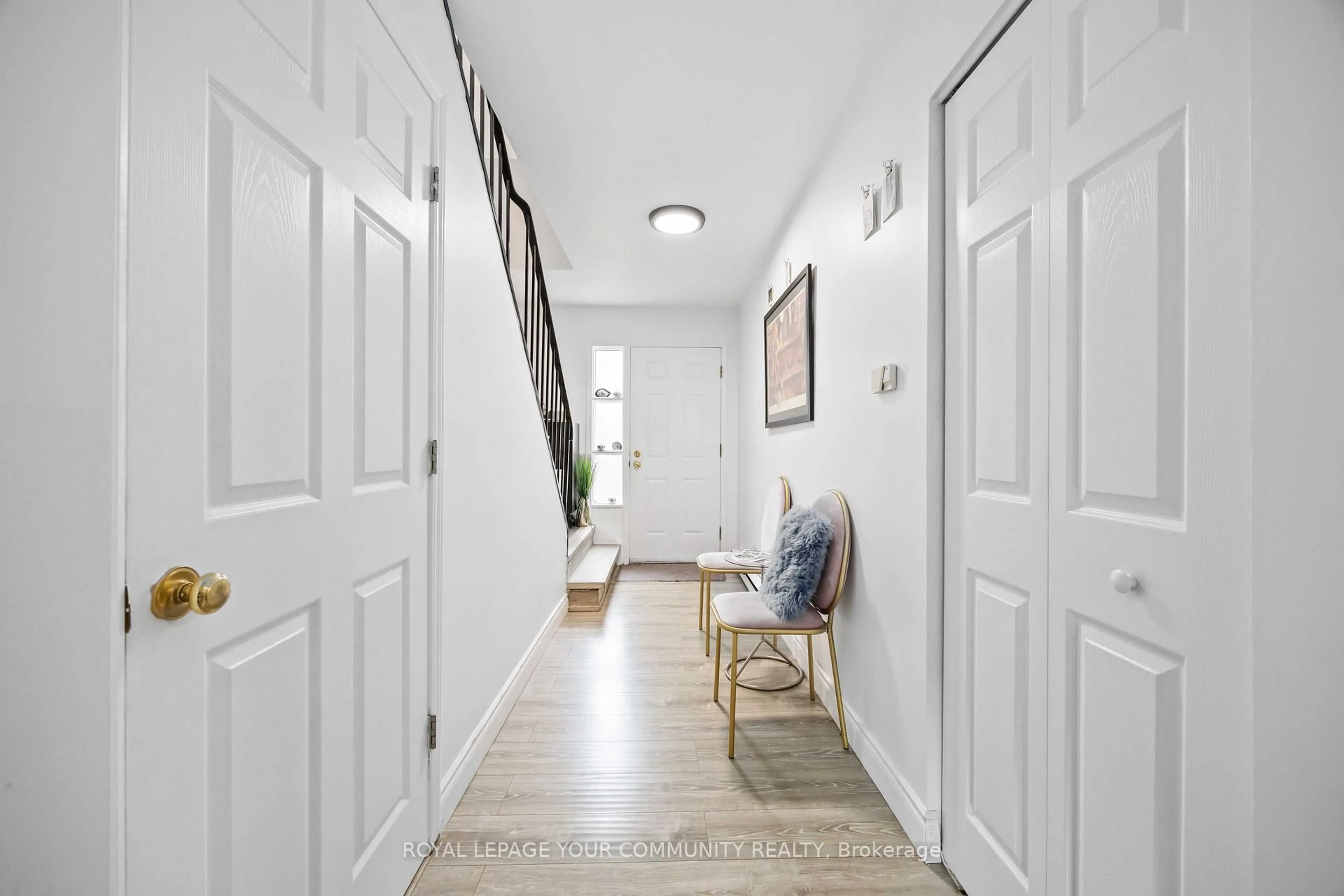 Indoor entryway for 22 porterfield Cres, Markham Ontario L3T 4S7