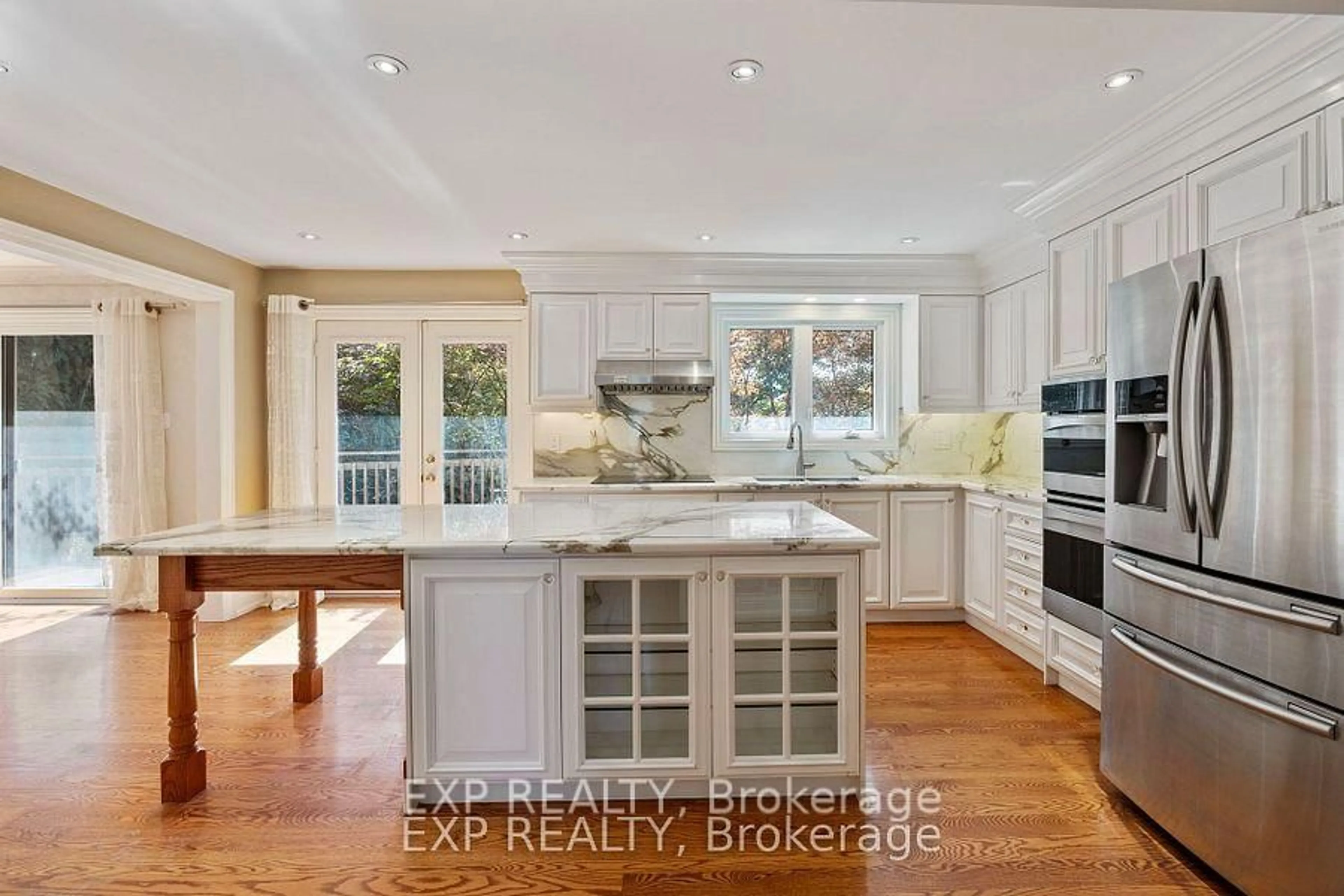 Open concept kitchen, ceramic/tile floor for 70 Hemingway Cres, Markham Ontario L3R 2V6