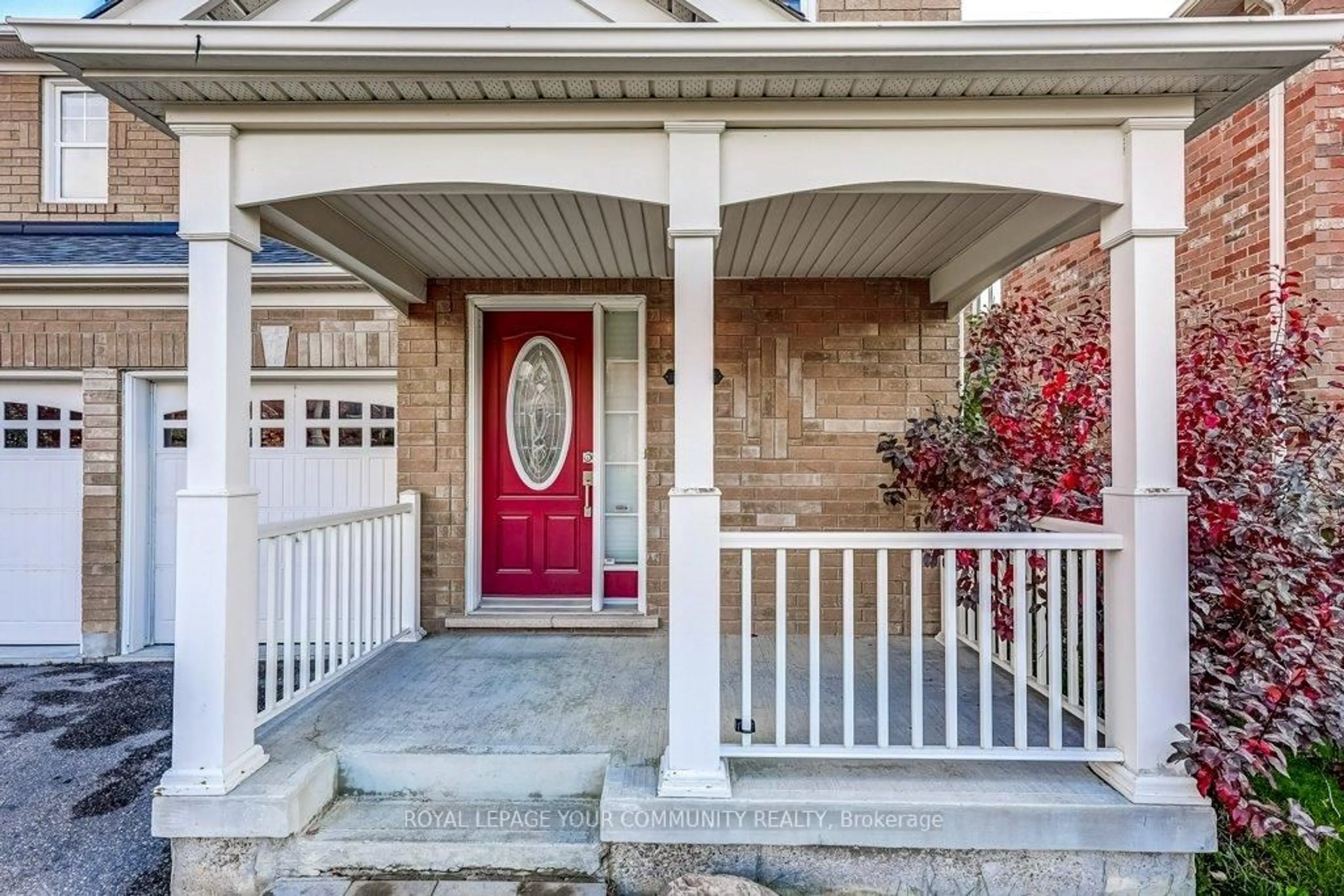 Indoor entryway for 18 Weldon Woods Crt, Whitchurch-Stouffville Ontario L4A 0J4