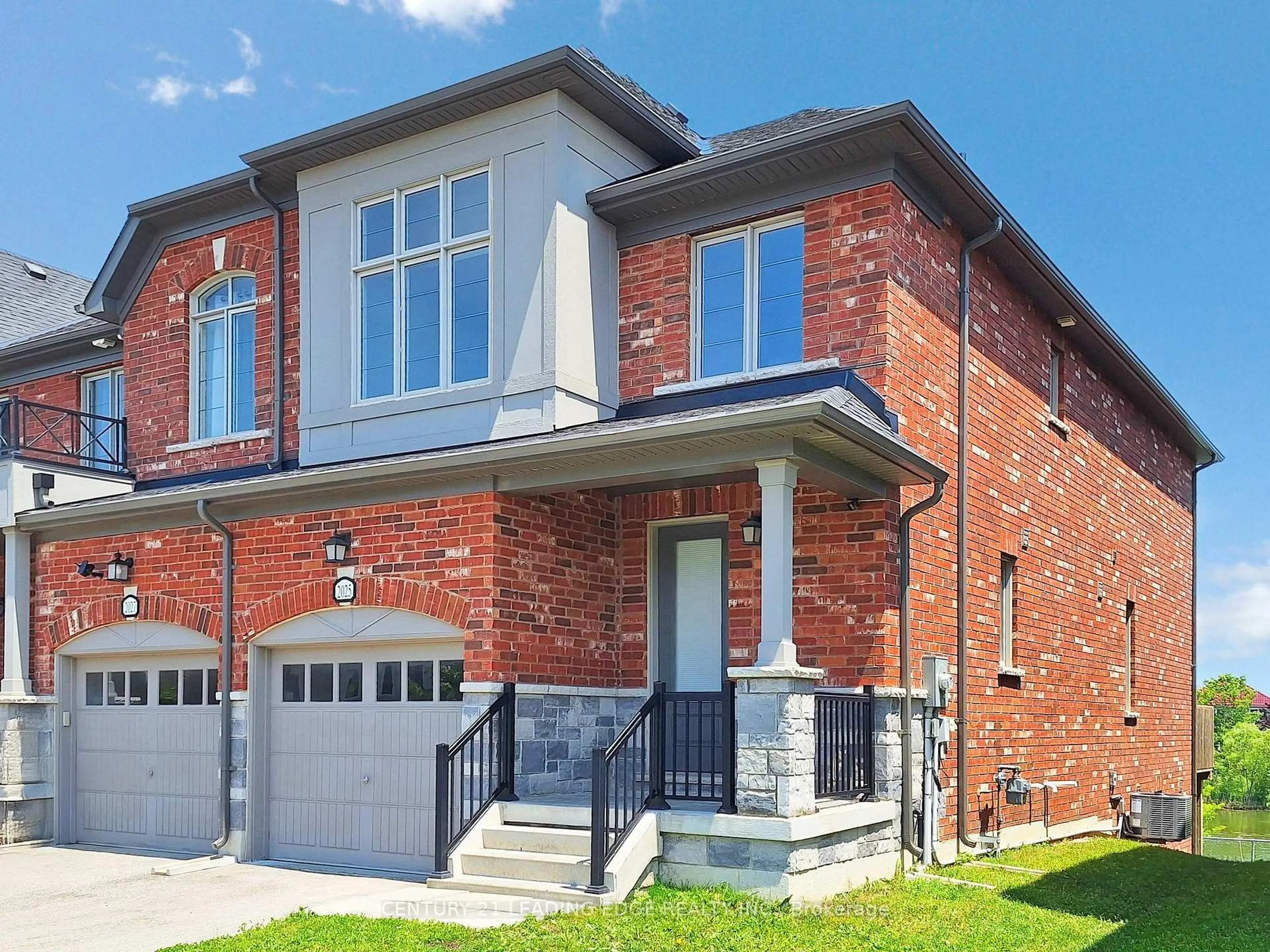 Home with brick exterior material, street for 2025 Mullen St, Innisfil Ontario L9S 0J8