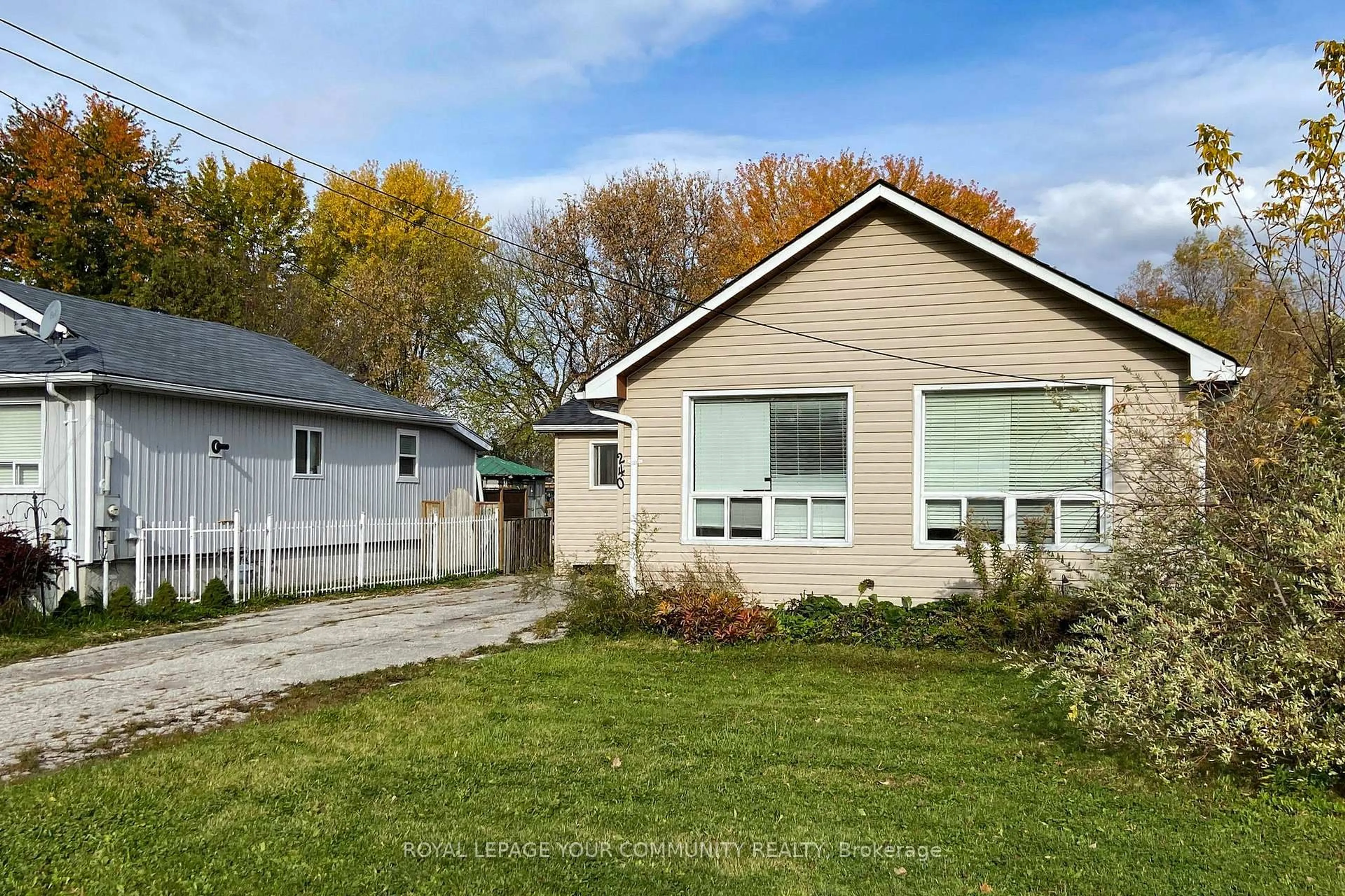 Unknown for 240 Royal Rd, Georgina Ontario L4P 2T8