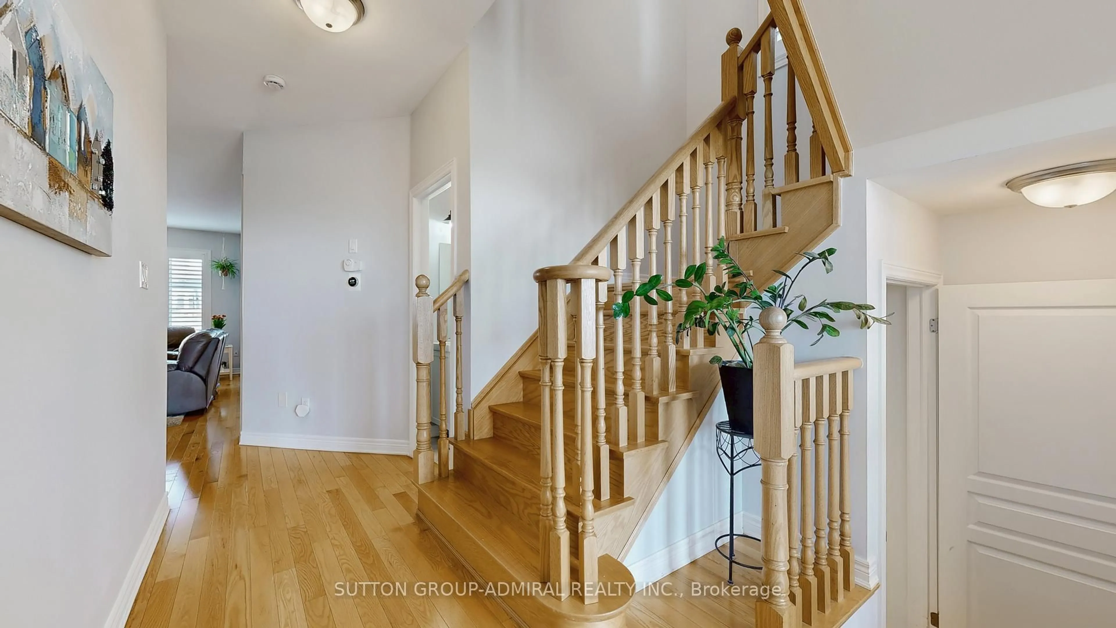 Indoor foyer for 6 Andreeta Dr, Vaughan Ontario L4H 4H4