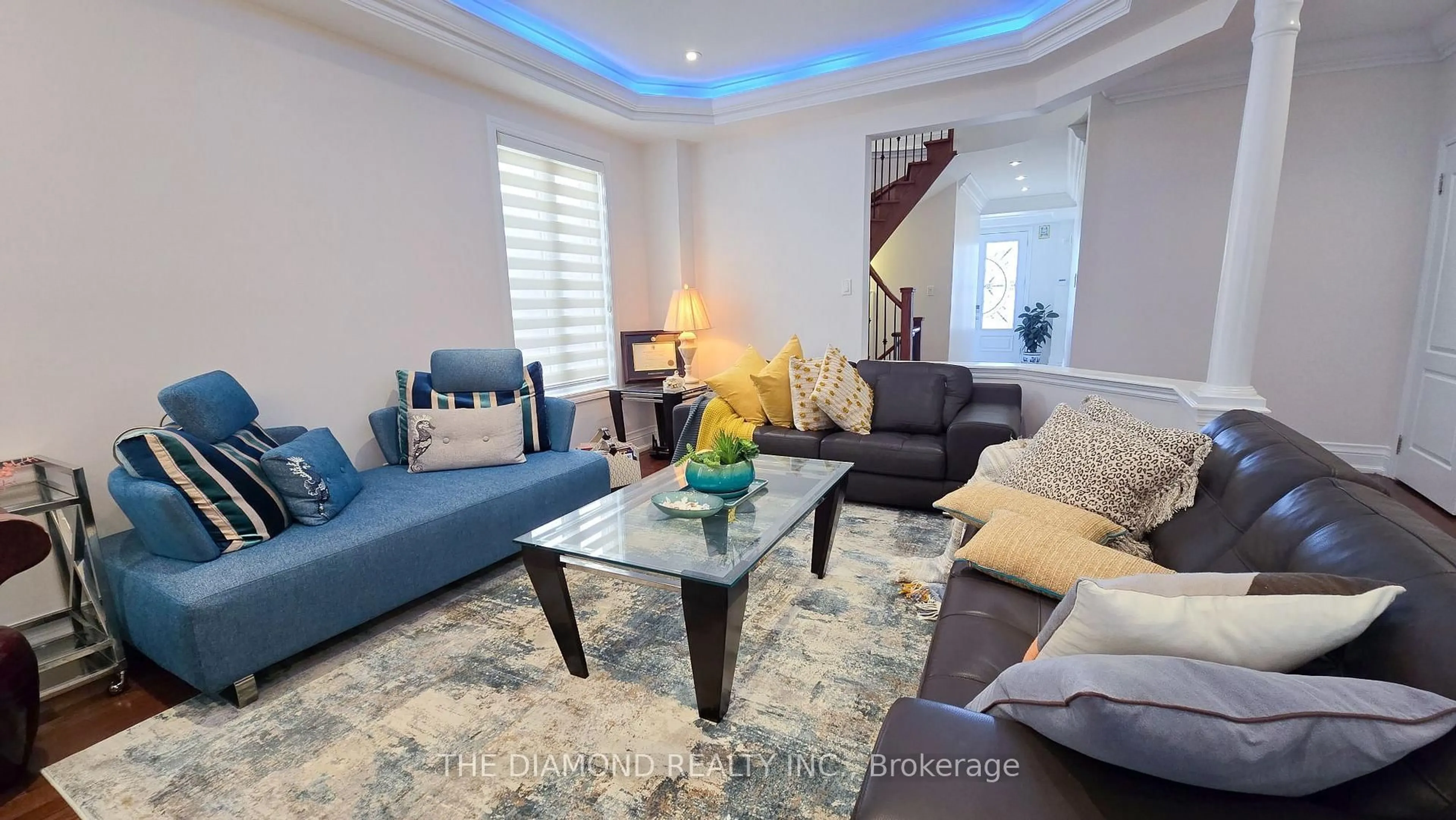 Living room with furniture, unknown for 114 Chatfield Dr, Vaughan Ontario L4H 0Z7