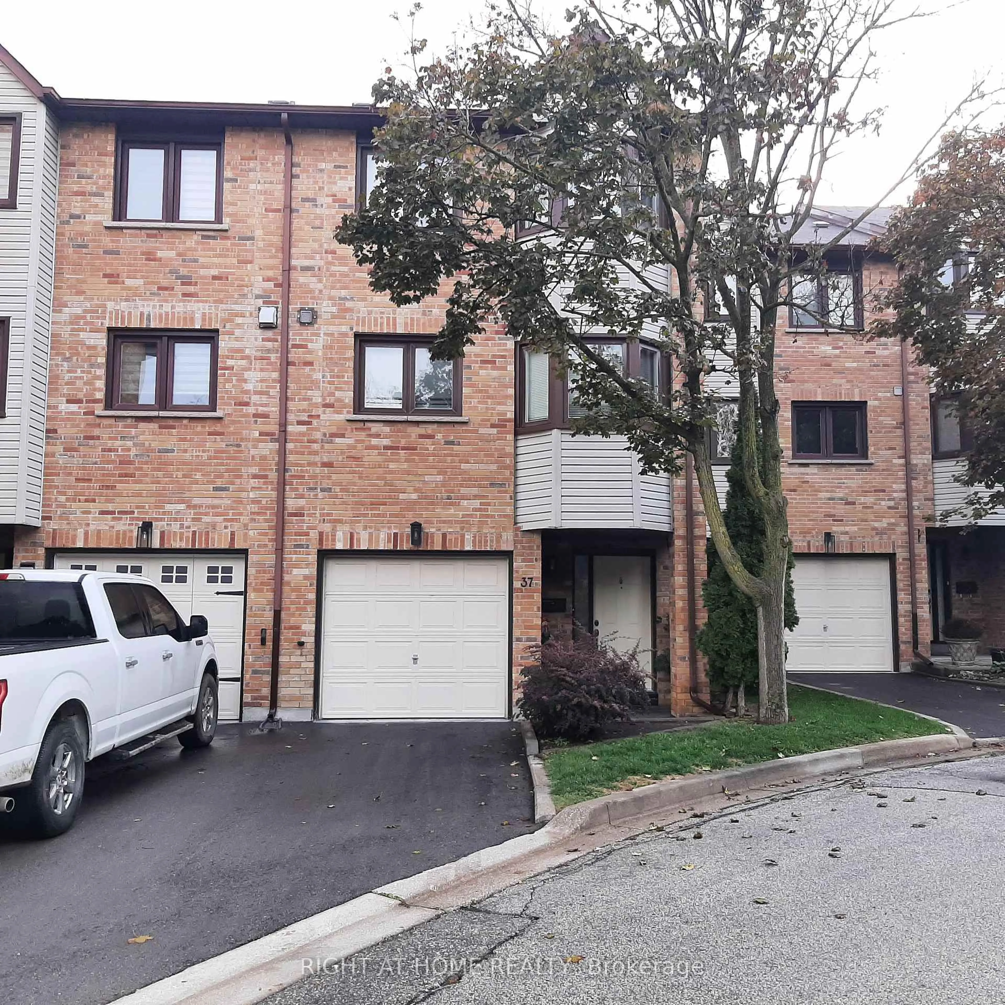 Unknown for 37 Old Firehall Lane #17, Vaughan Ontario L4L 8W3