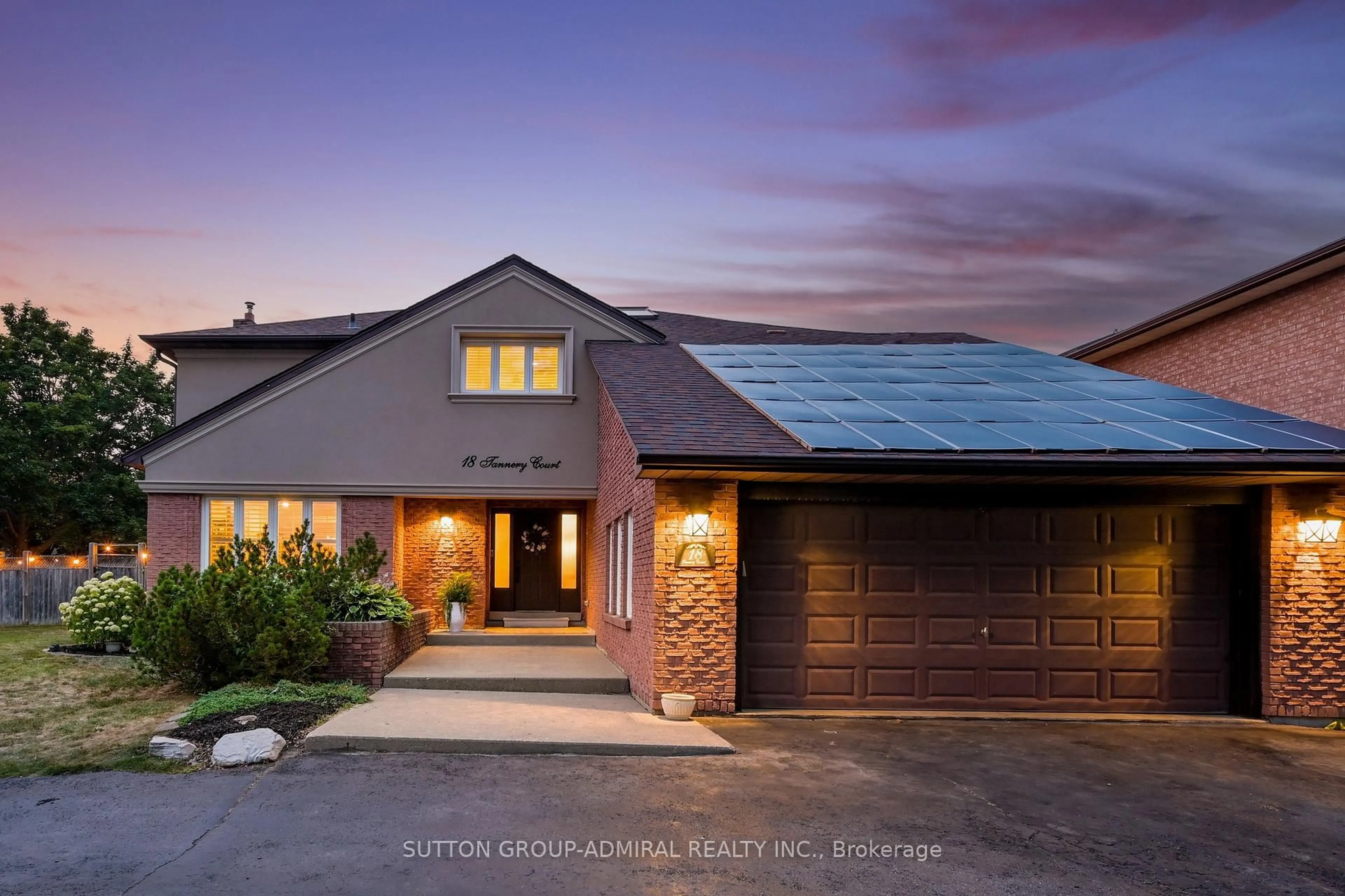 Home with brick exterior material, street for 18 Tannery Crt, Richmond Hill Ontario L4C 7V4