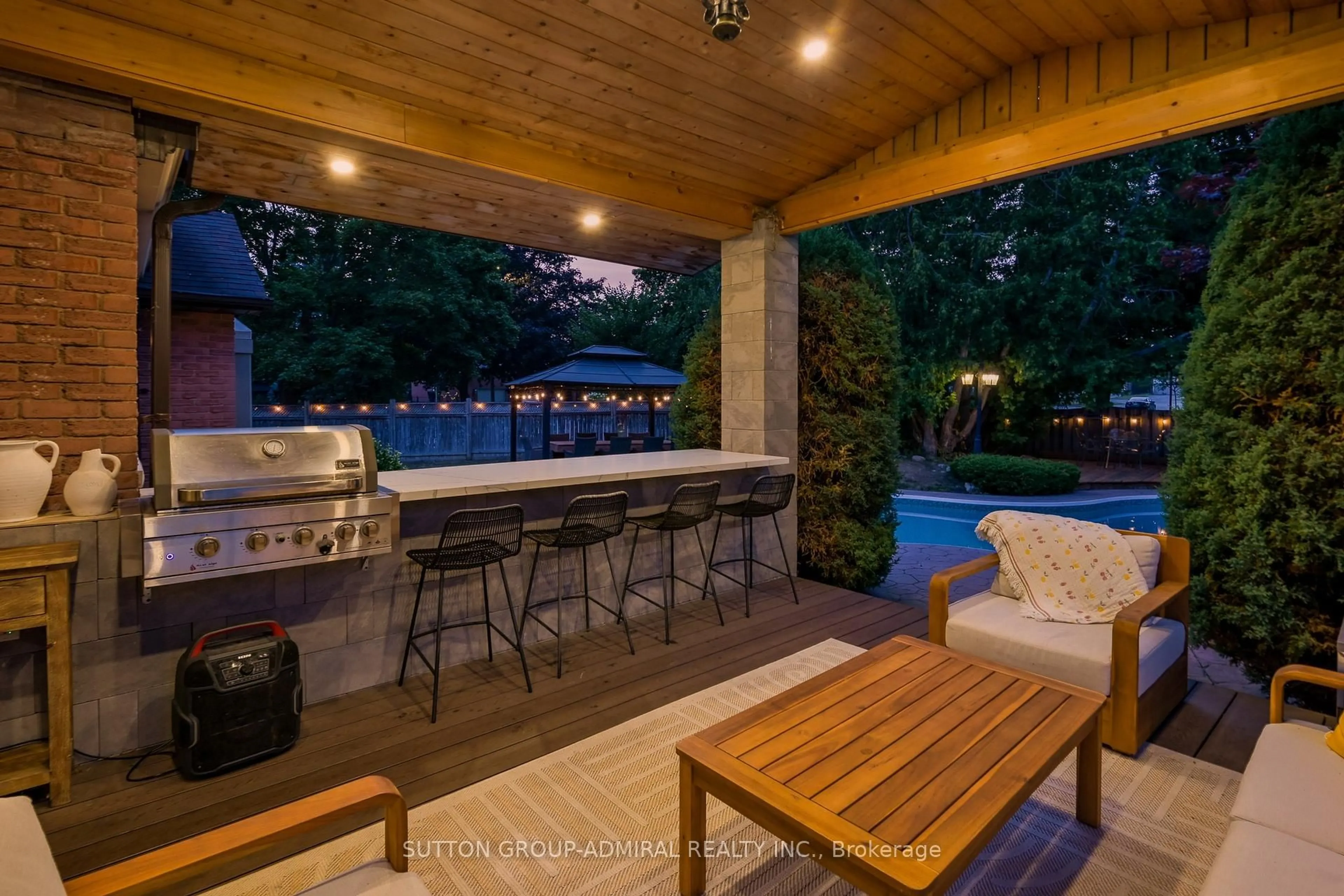 Patio, unknown for 18 Tannery Crt, Richmond Hill Ontario L4C 7V4