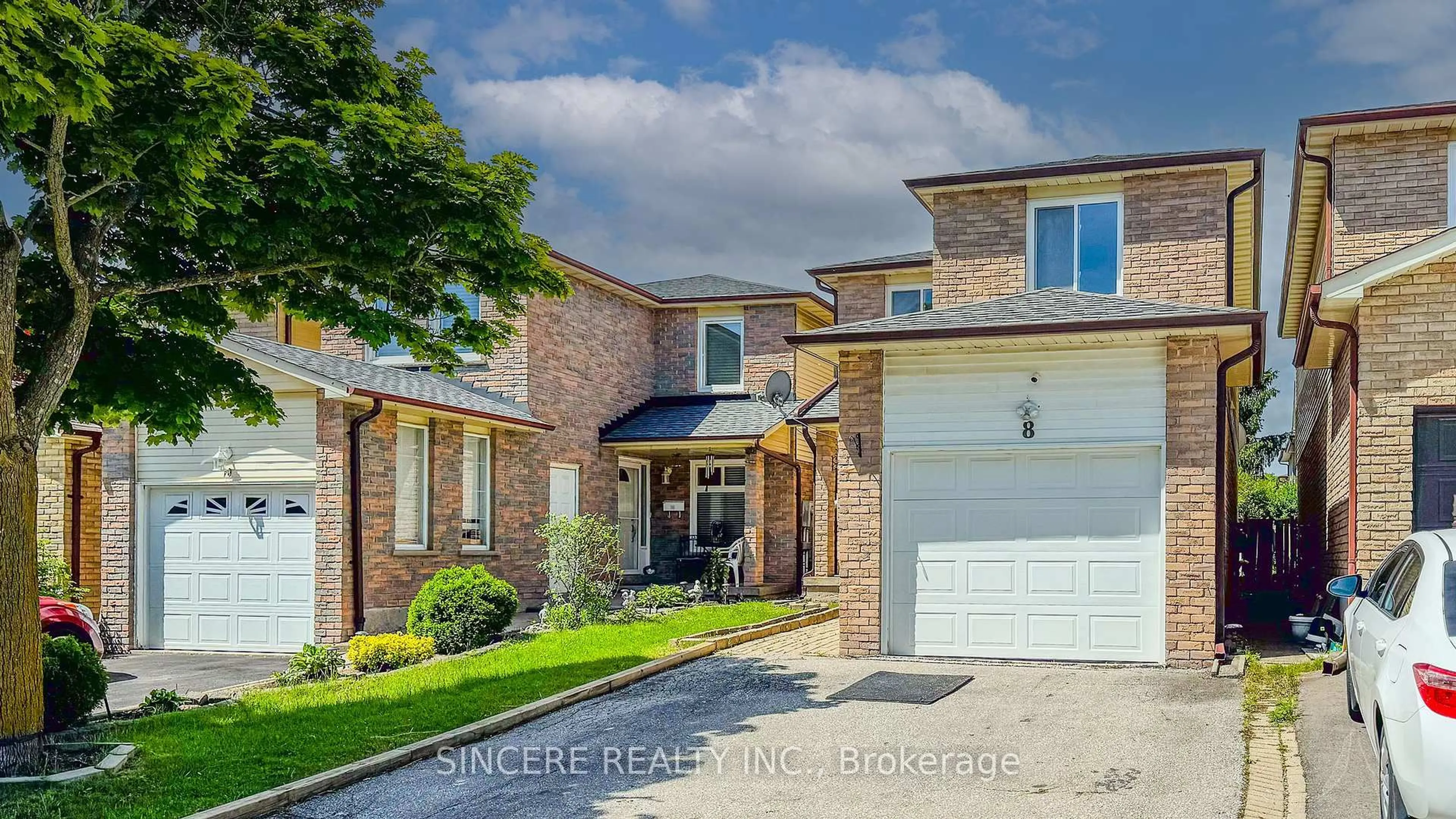 Home with brick exterior material, street for 8 Greenbelt Cres, Richmond Hill Ontario L4C 5R8