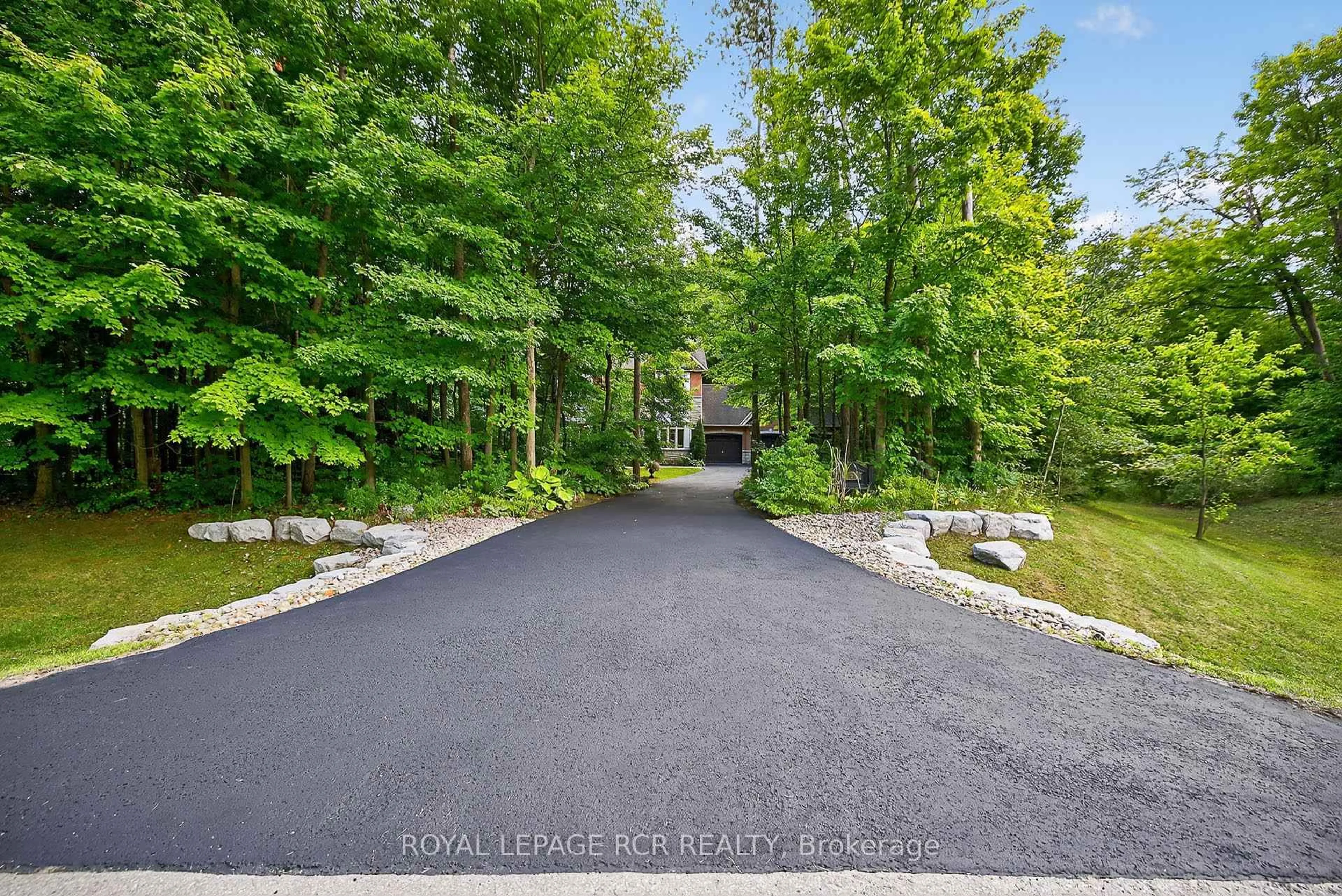 Patio, forest/trees view for 45 Lake Woods Dr, Whitchurch-Stouffville Ontario L4A 1P1