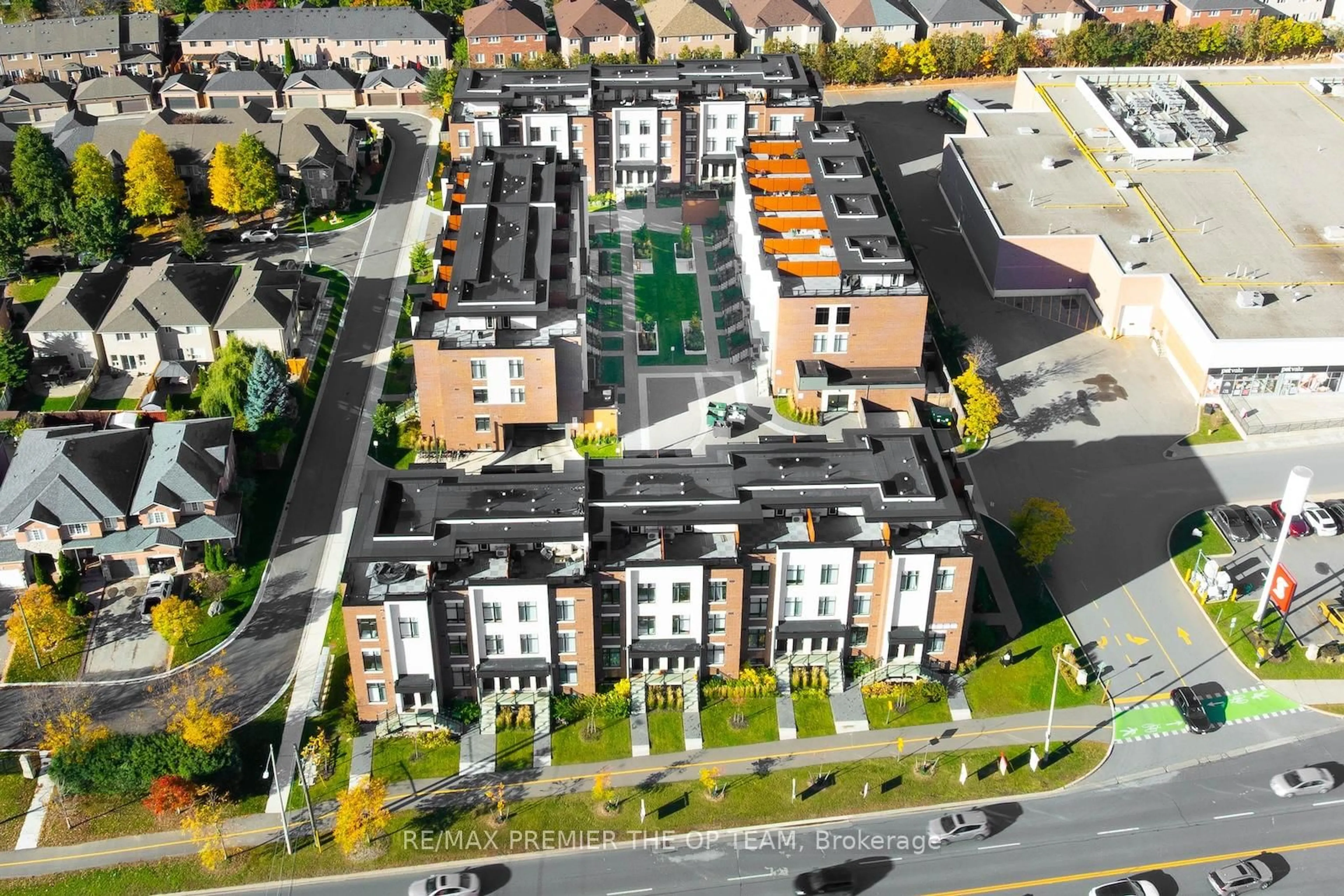 A pic from outside/outdoor area/front of a property/back of a property/a pic from drone, city buildings view from balcony for 9580 Islington Ave #139, Vaughan Ontario L4H 4Z5