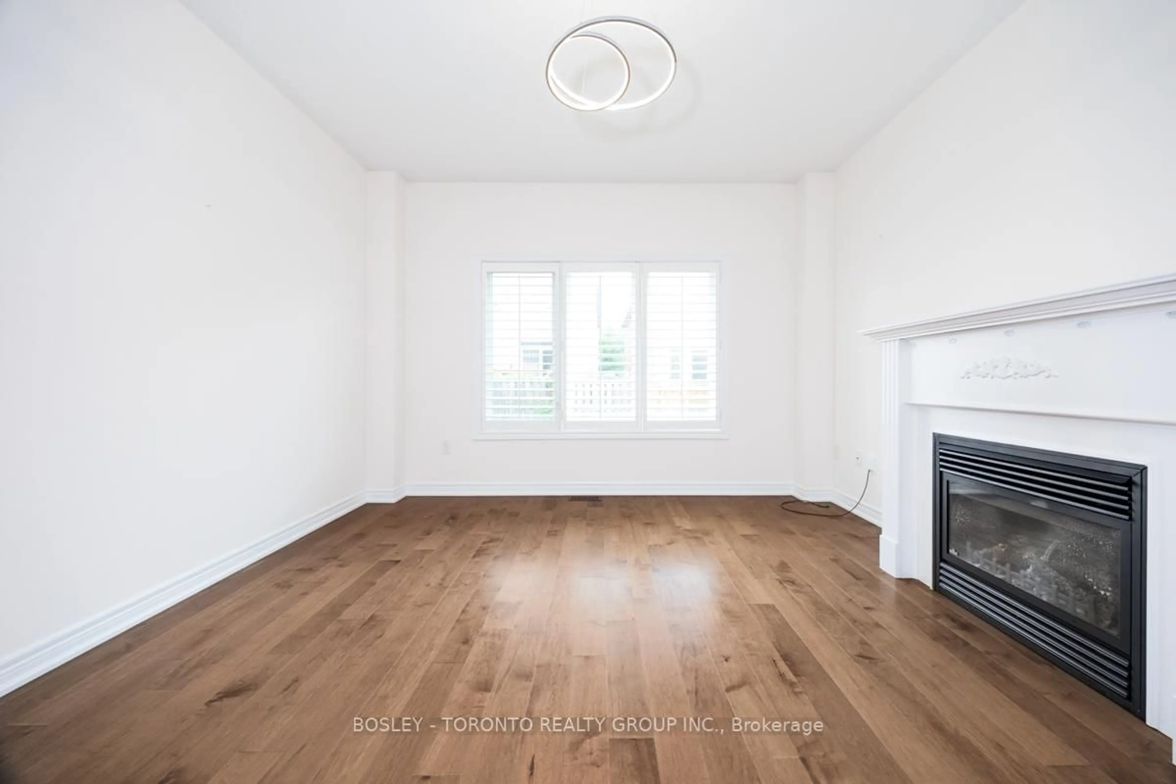 A pic of a room for 100 Ian Baron Ave, Markham Ontario L3R 5C3