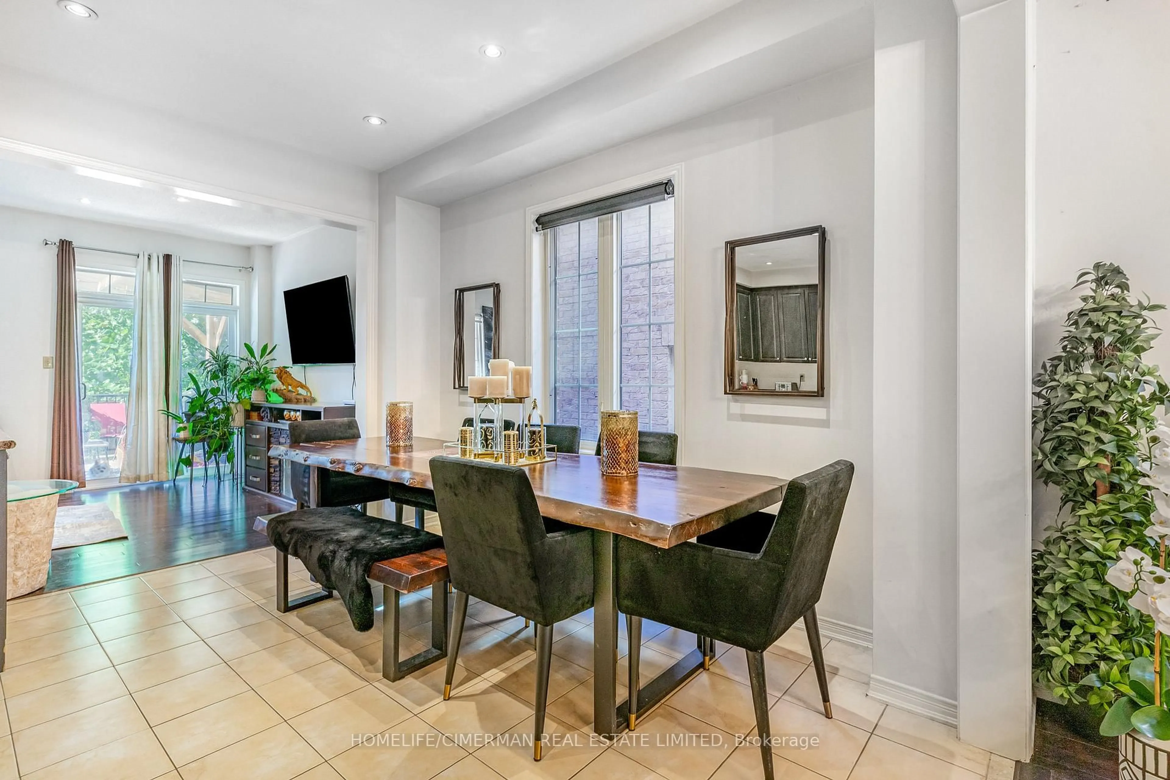 Dining room, ceramic/tile floor for 1248 Blencowe Cres, Newmarket Ontario L3X 0C4