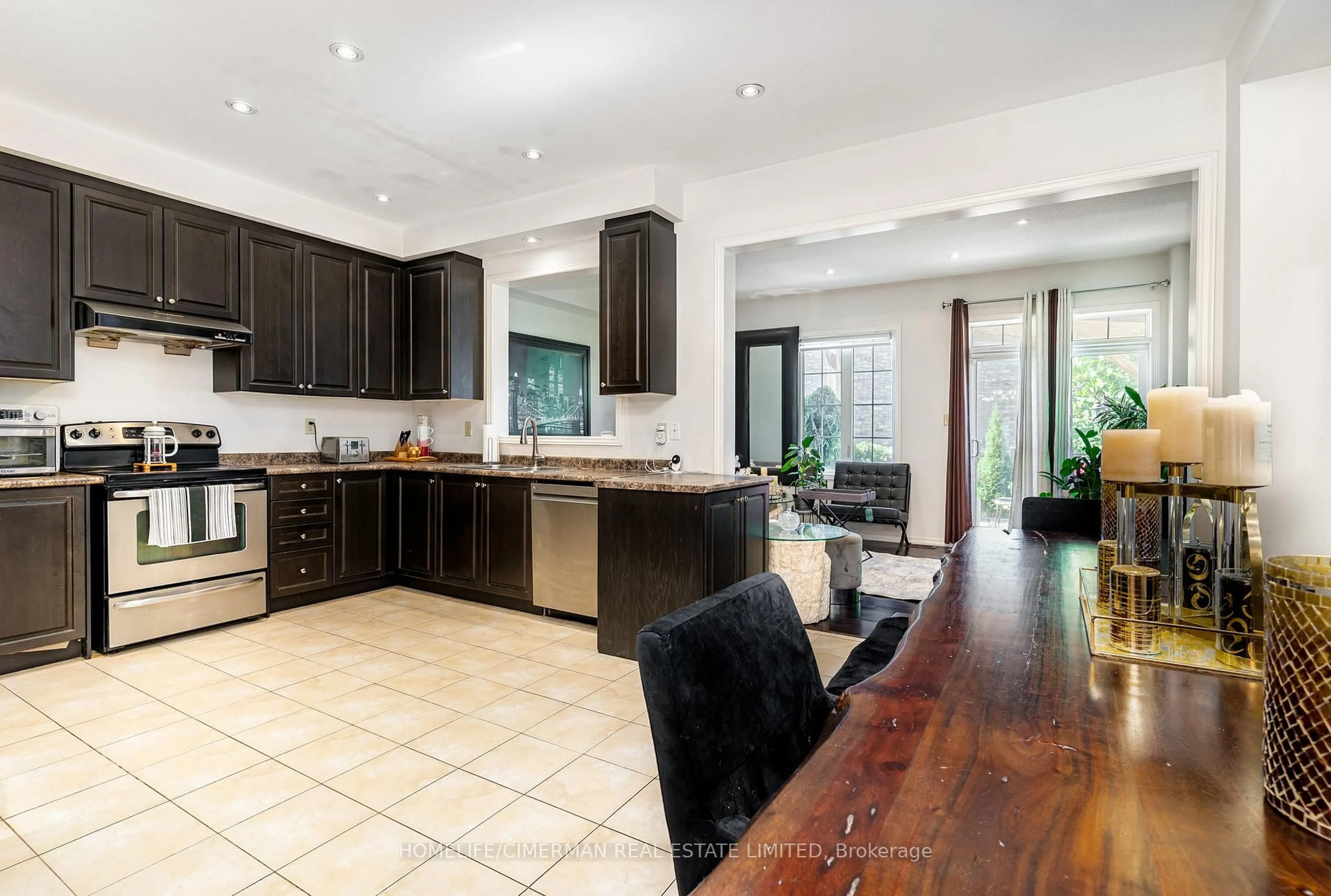 Open concept kitchen, ceramic/tile floor for 1248 Blencowe Cres, Newmarket Ontario L3X 0C4