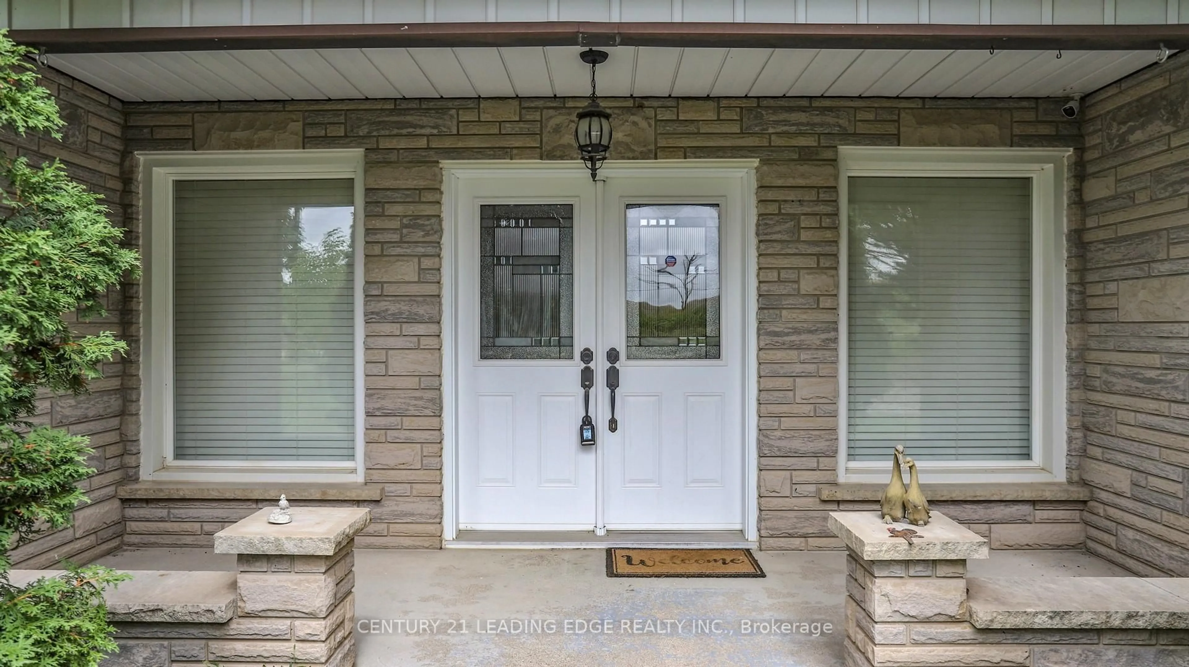Indoor entryway for 4884 2nd Line Rd, New Tecumseth Ontario L0G 1T0
