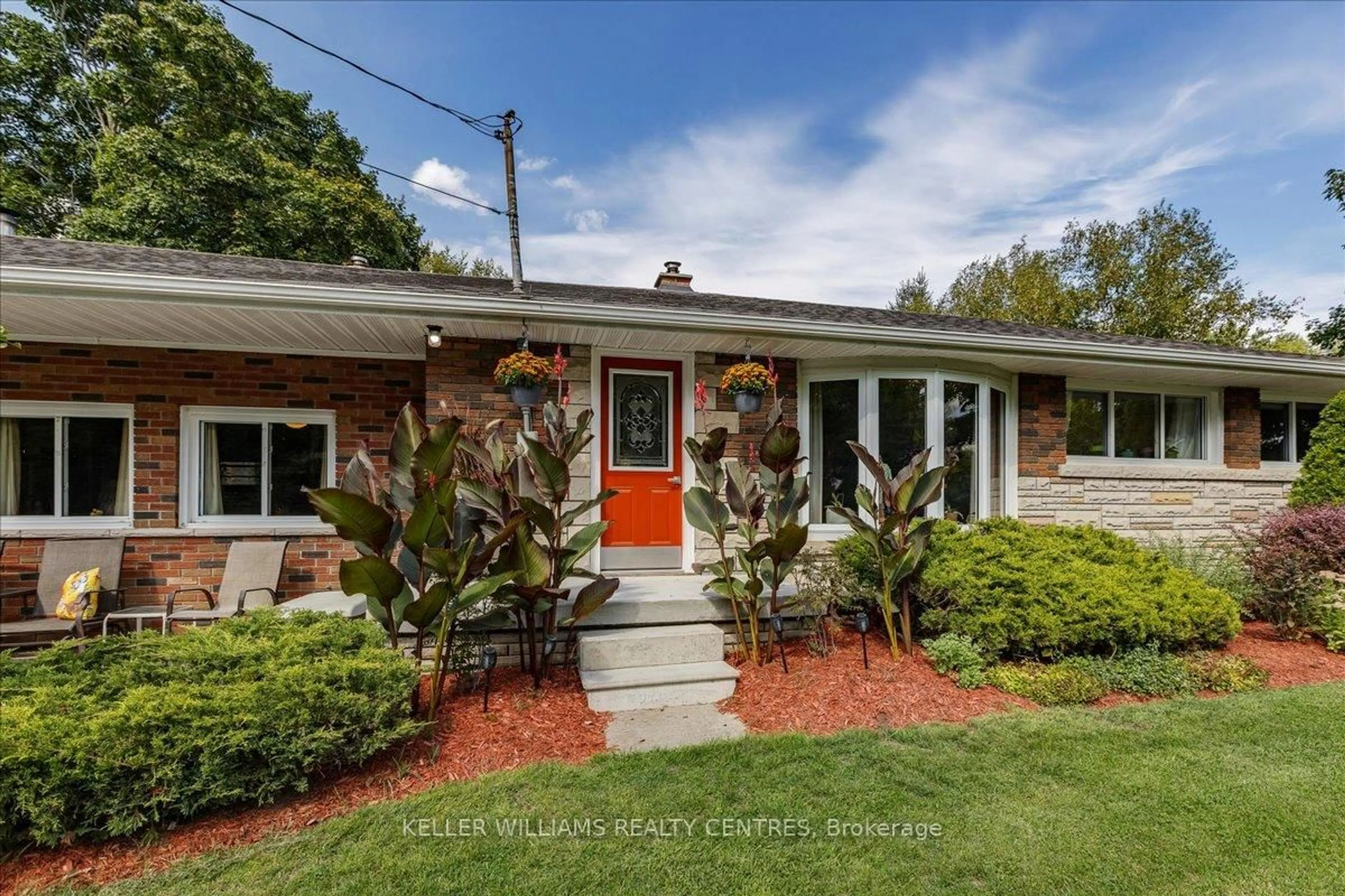 Home with brick exterior material, street for 146 Queensville Sdrd, East Gwillimbury Ontario L9N 0G2