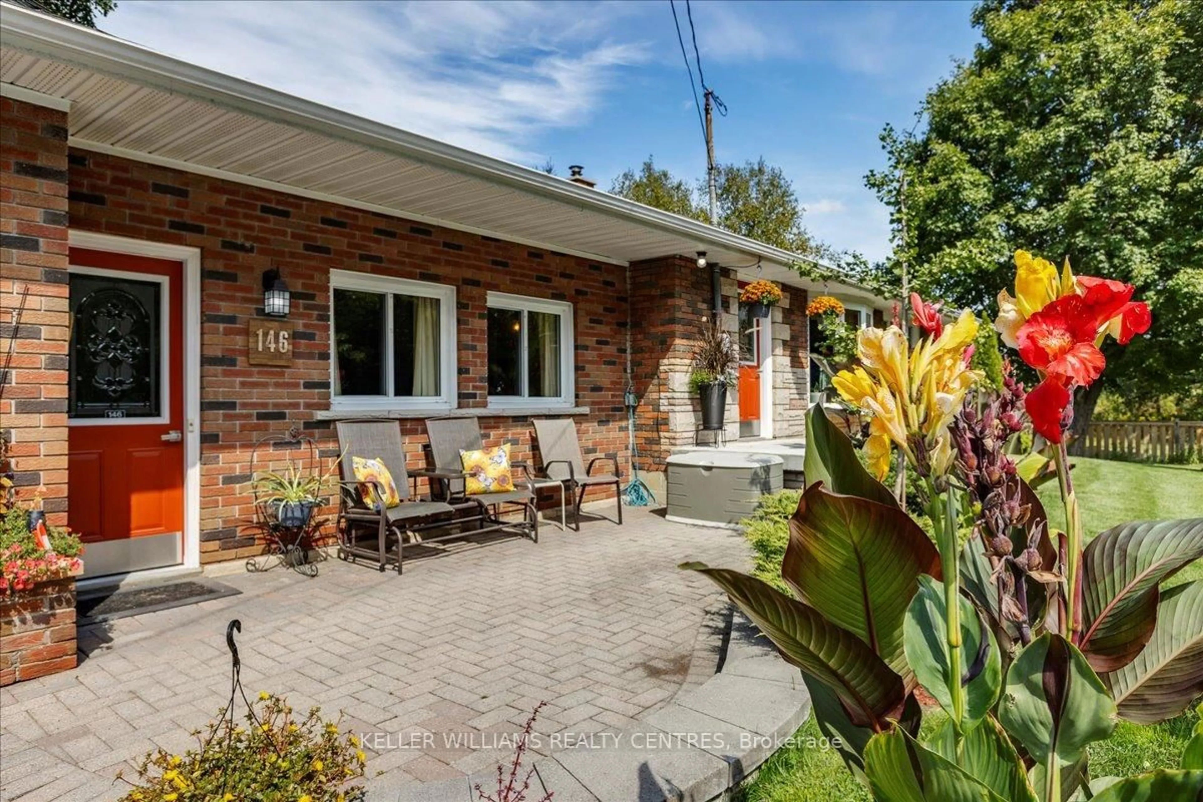 Patio, street for 146 Queensville Sdrd, East Gwillimbury Ontario L9N 0G2