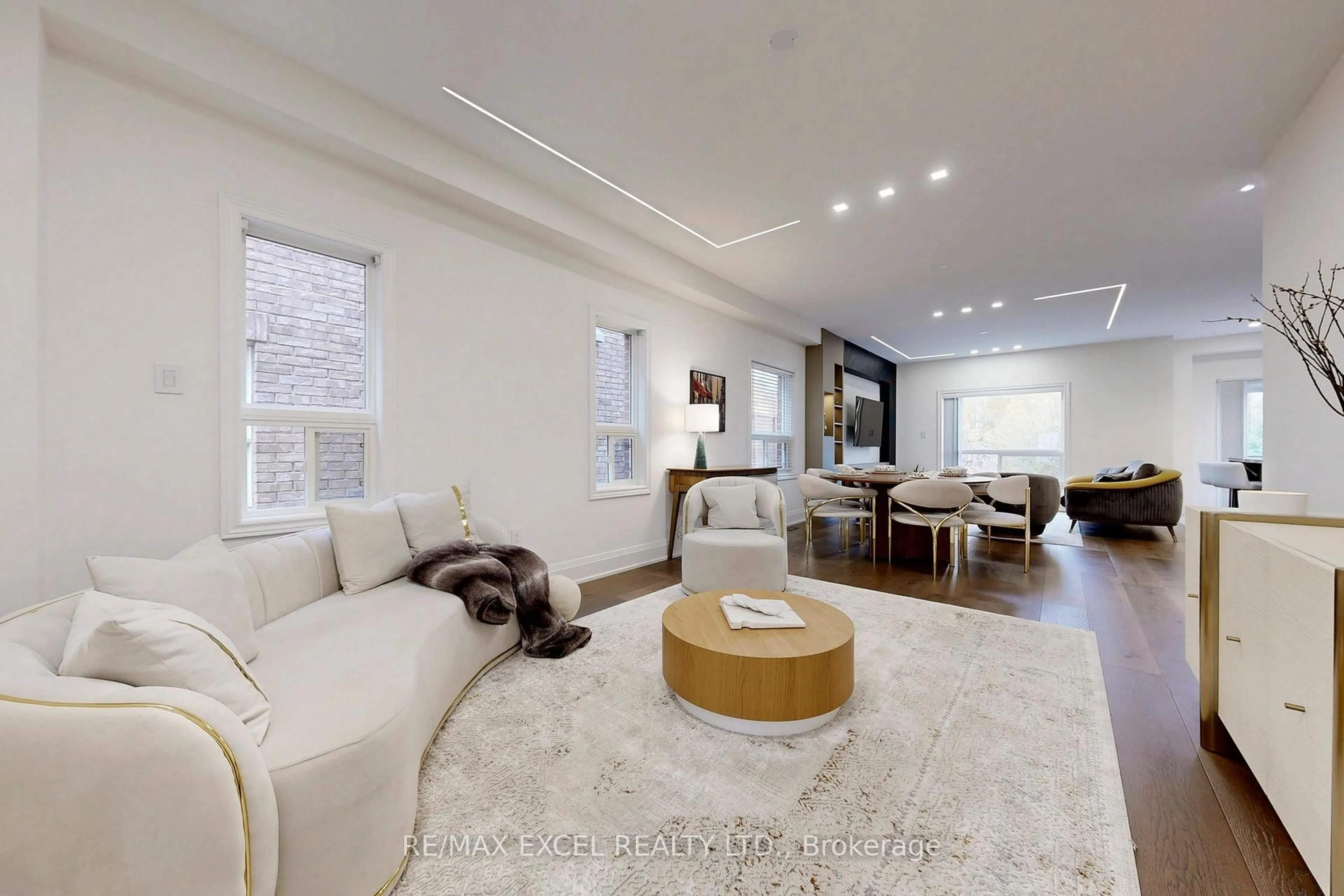 Living room with furniture, unknown for 384 Old Colony Rd, Richmond Hill Ontario L4E 5B2