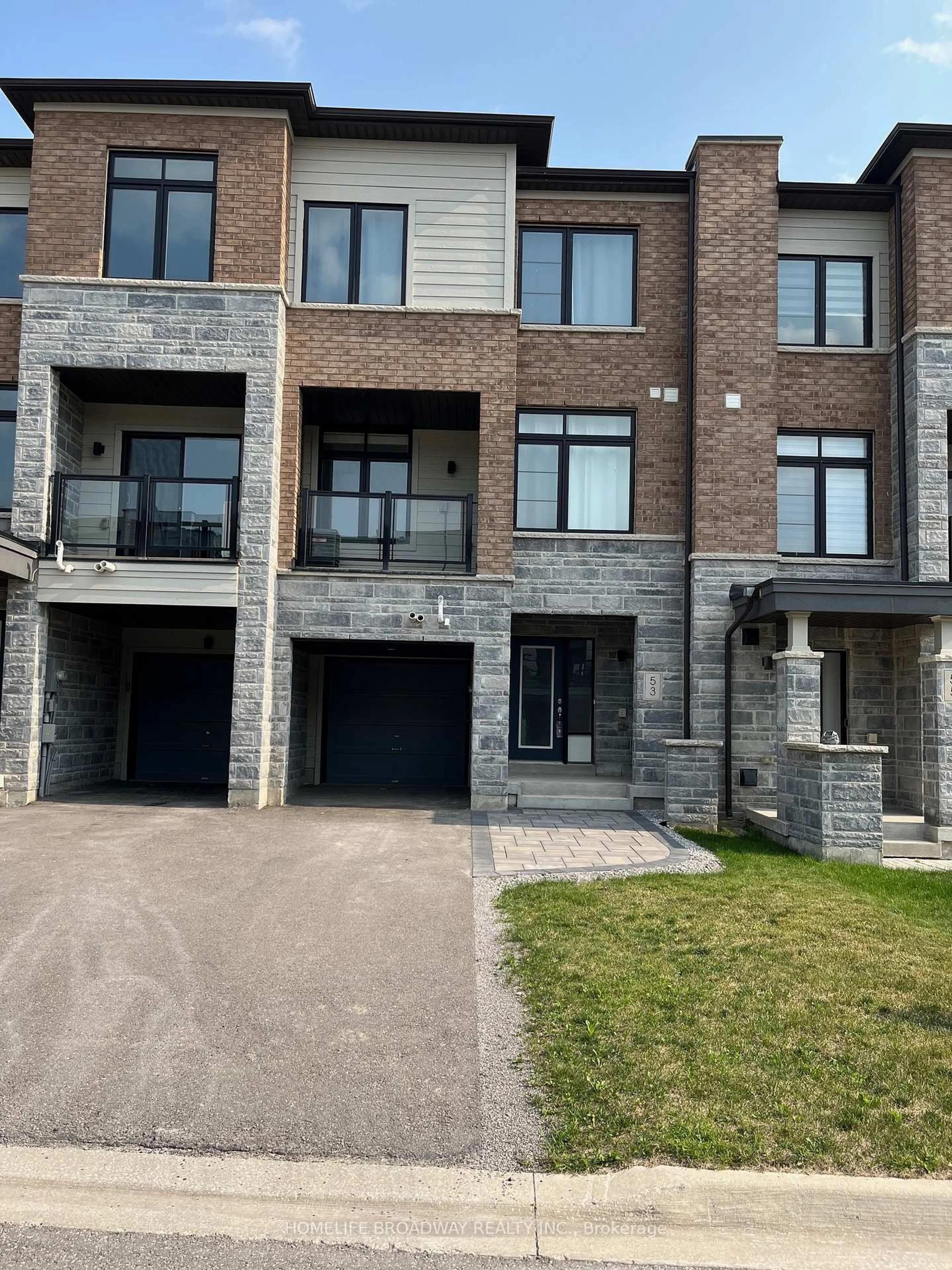 Home with brick exterior material, street for 53 Vantage Loop, Newmarket Ontario L3X 0K9