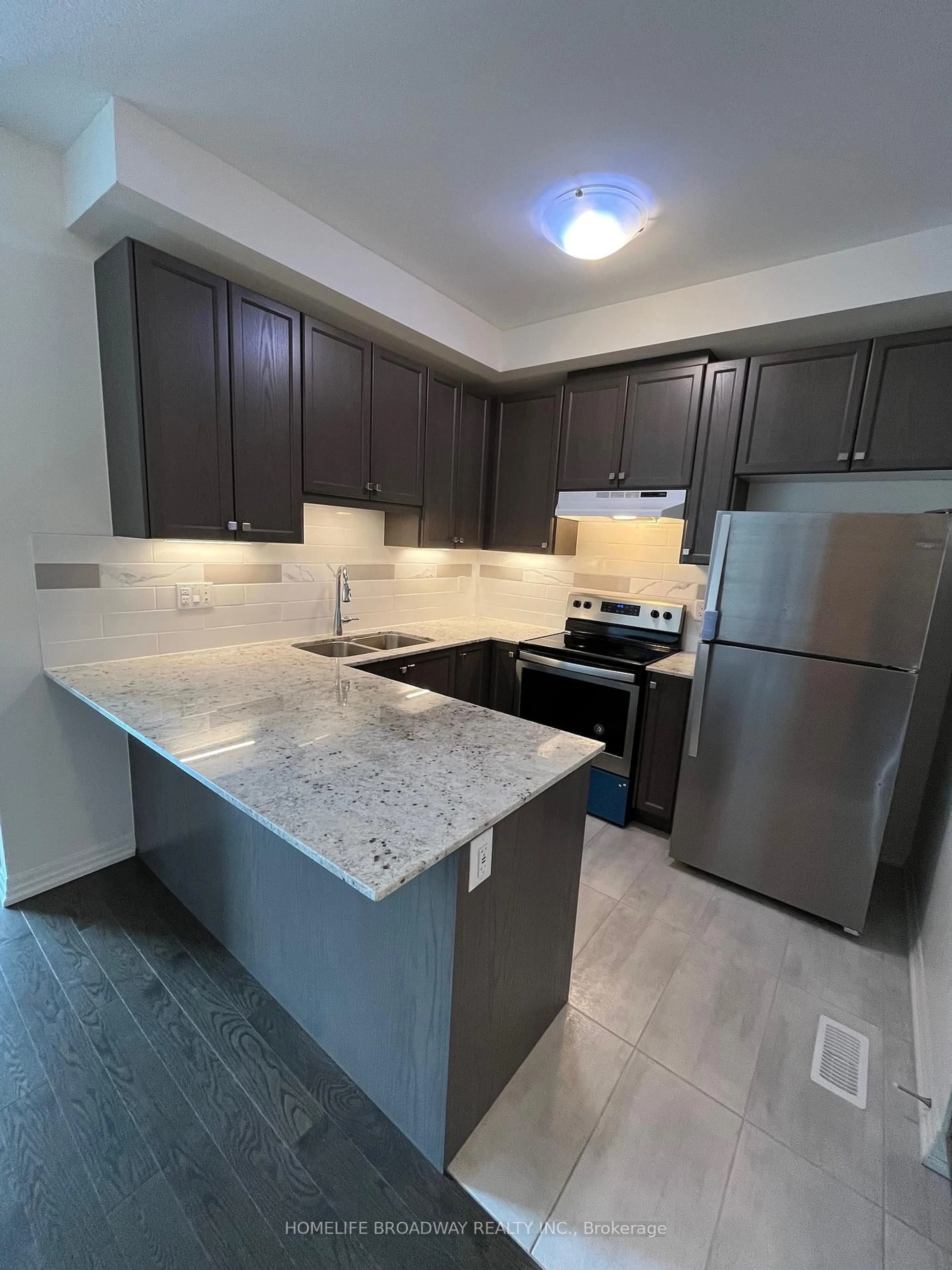 Unknown for 53 Vantage Loop, Newmarket Ontario L3X 0K9