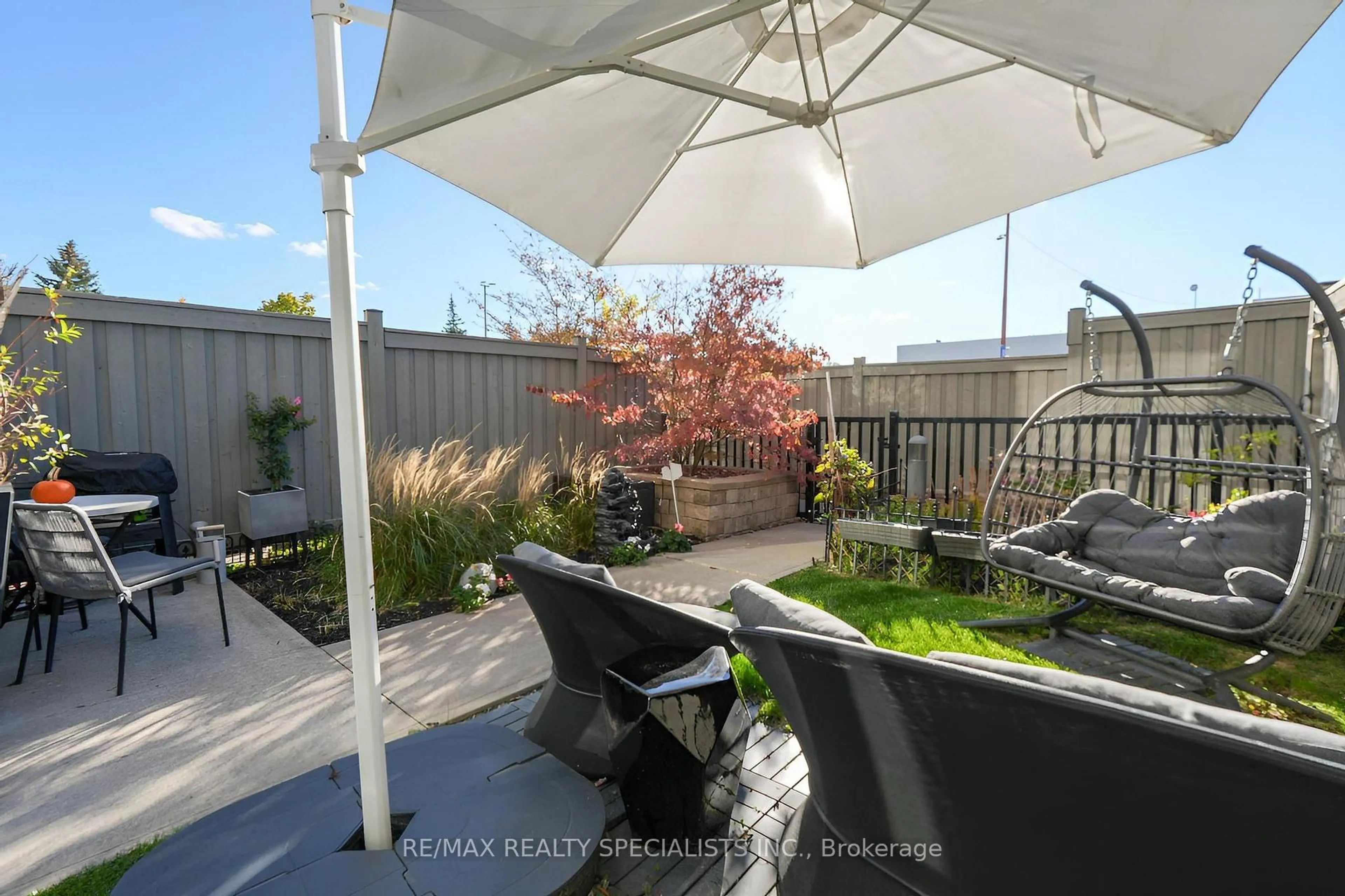 Patio, street for 24 Woodstream Blvd #105, Vaughan Ontario L4L 8C4