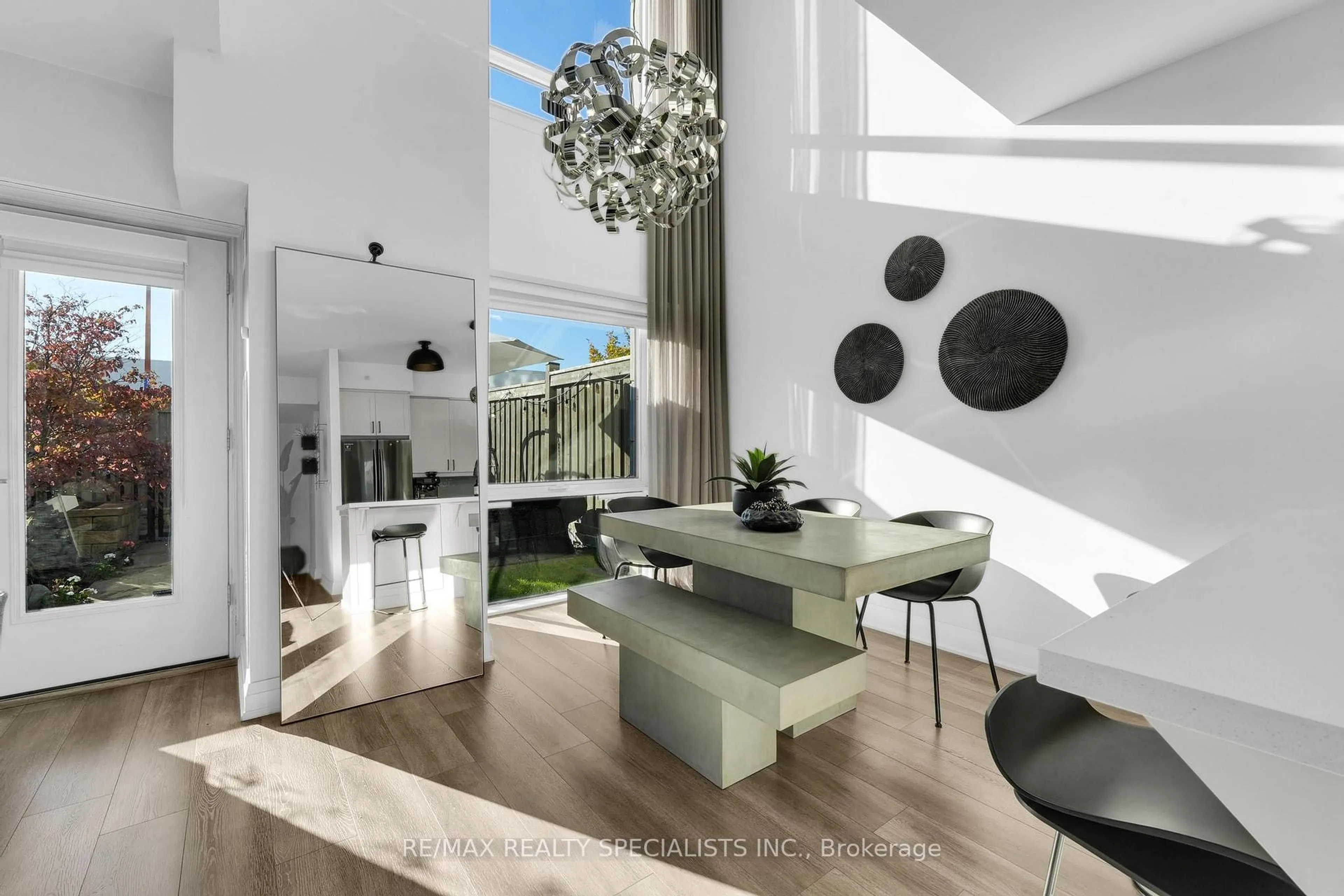 Unknown for 24 Woodstream Blvd #105, Vaughan Ontario L4L 8C4