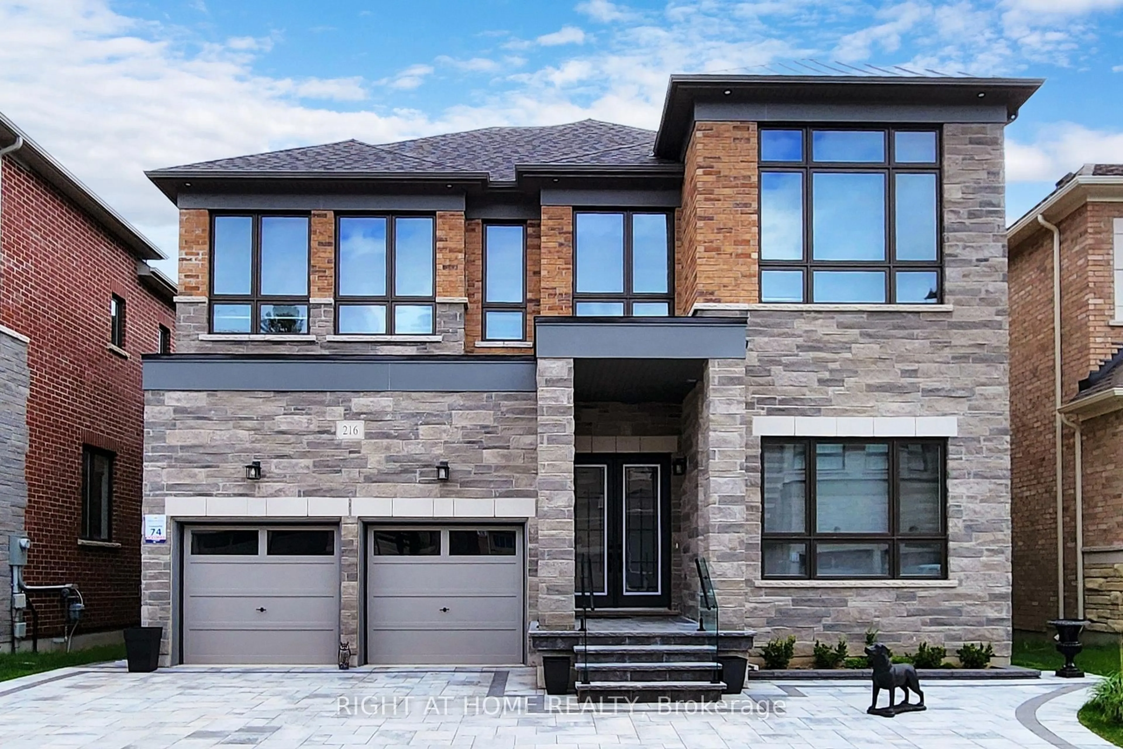 Home with brick exterior material, street for 216 Sunset Vista Crt, Aurora Ontario L4G 3Y1