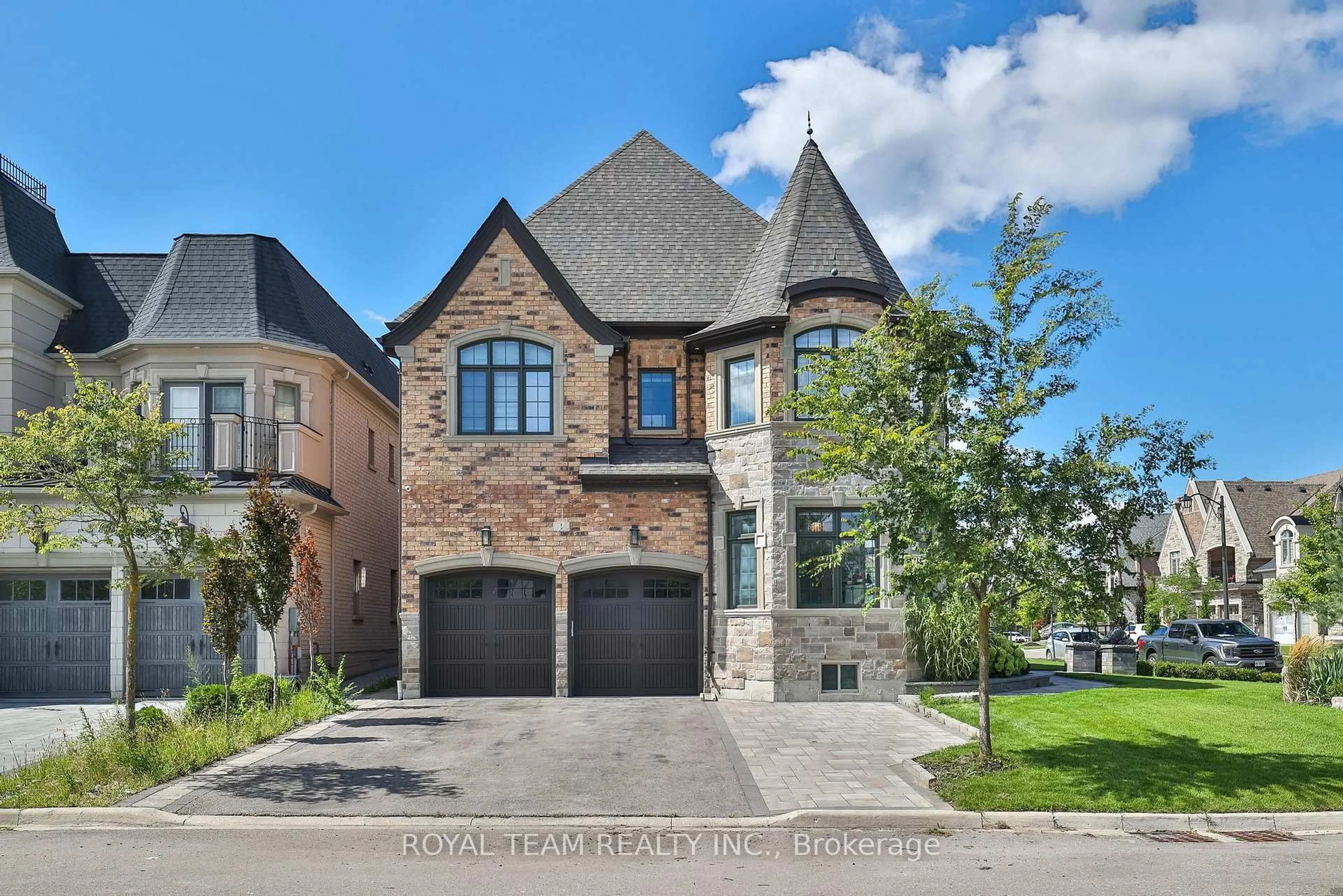 Home with brick exterior material, street for 1 Ria Crt, King Ontario L7B 0B9