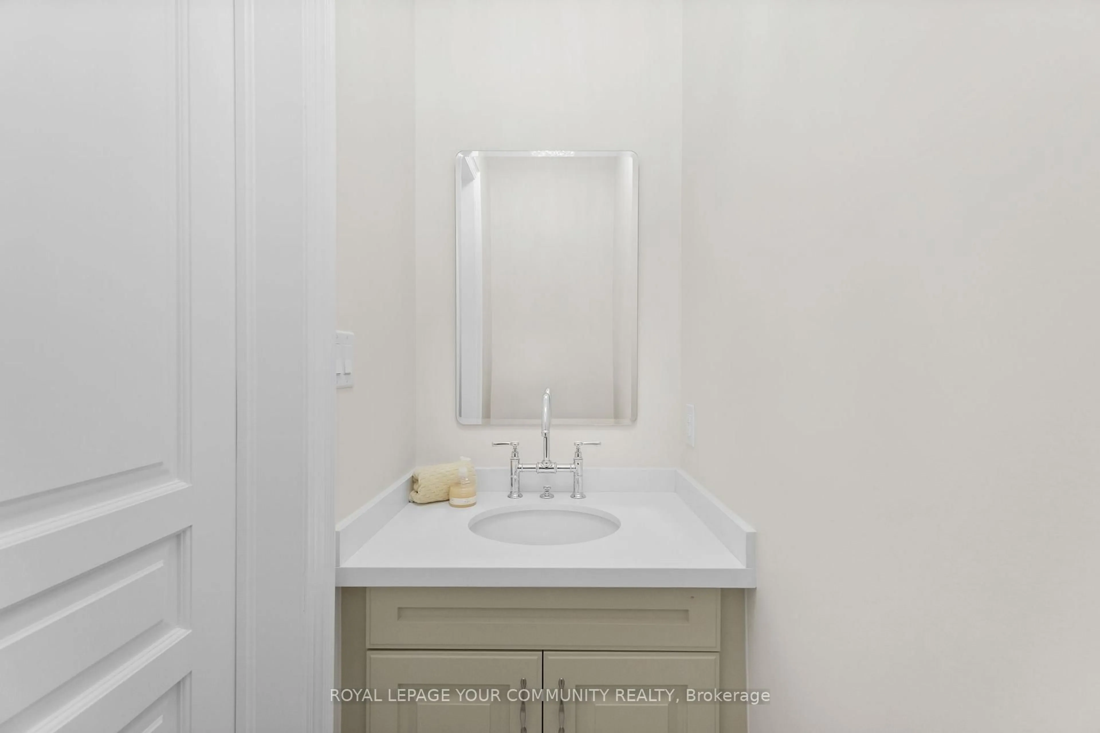 Standard bathroom, unknown for 40 Crimson Forest Dr, Vaughan Ontario L6A 4C4