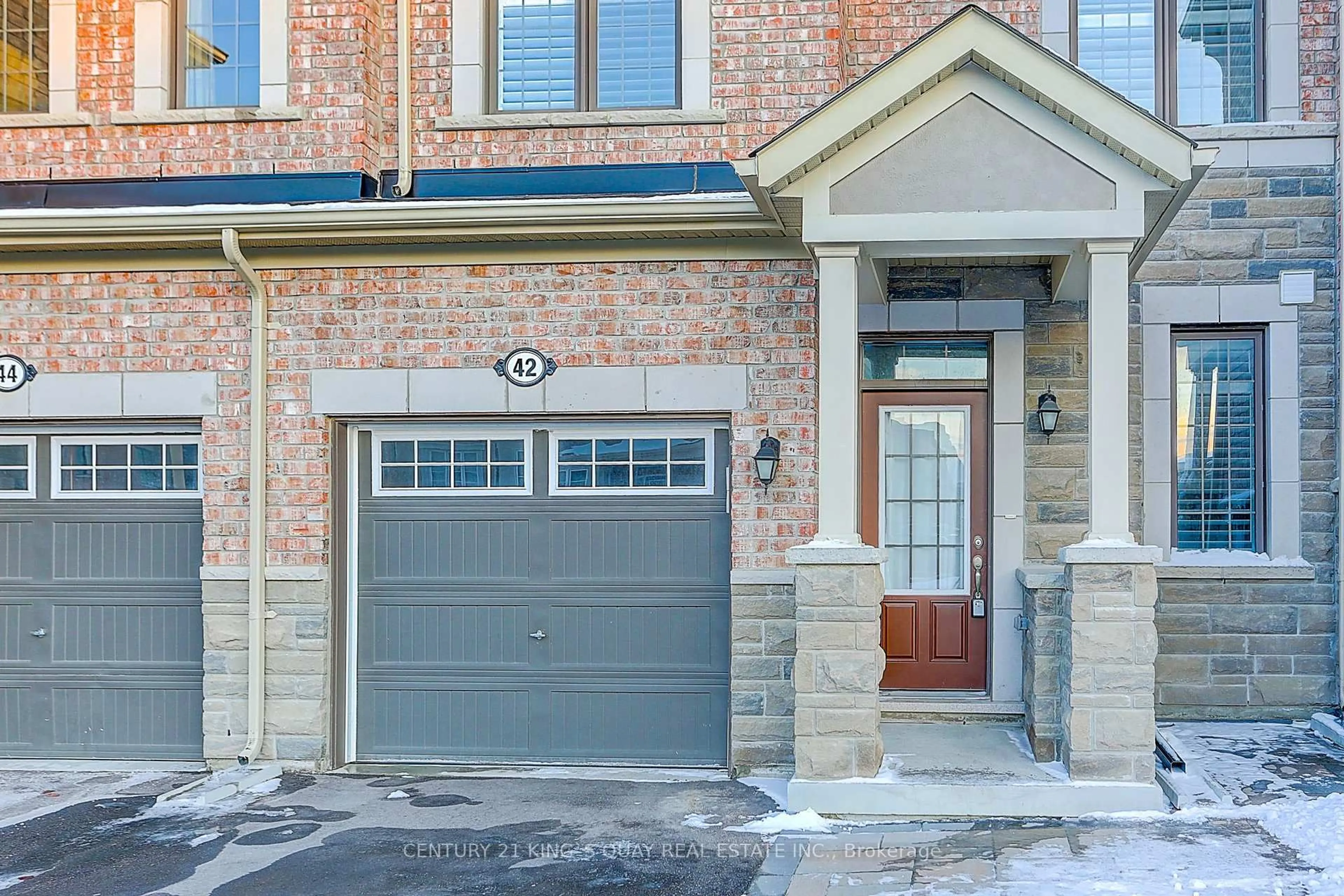Home with brick exterior material, street for 42 Hartney Dr, Richmond Hill Ontario L4S 0J8