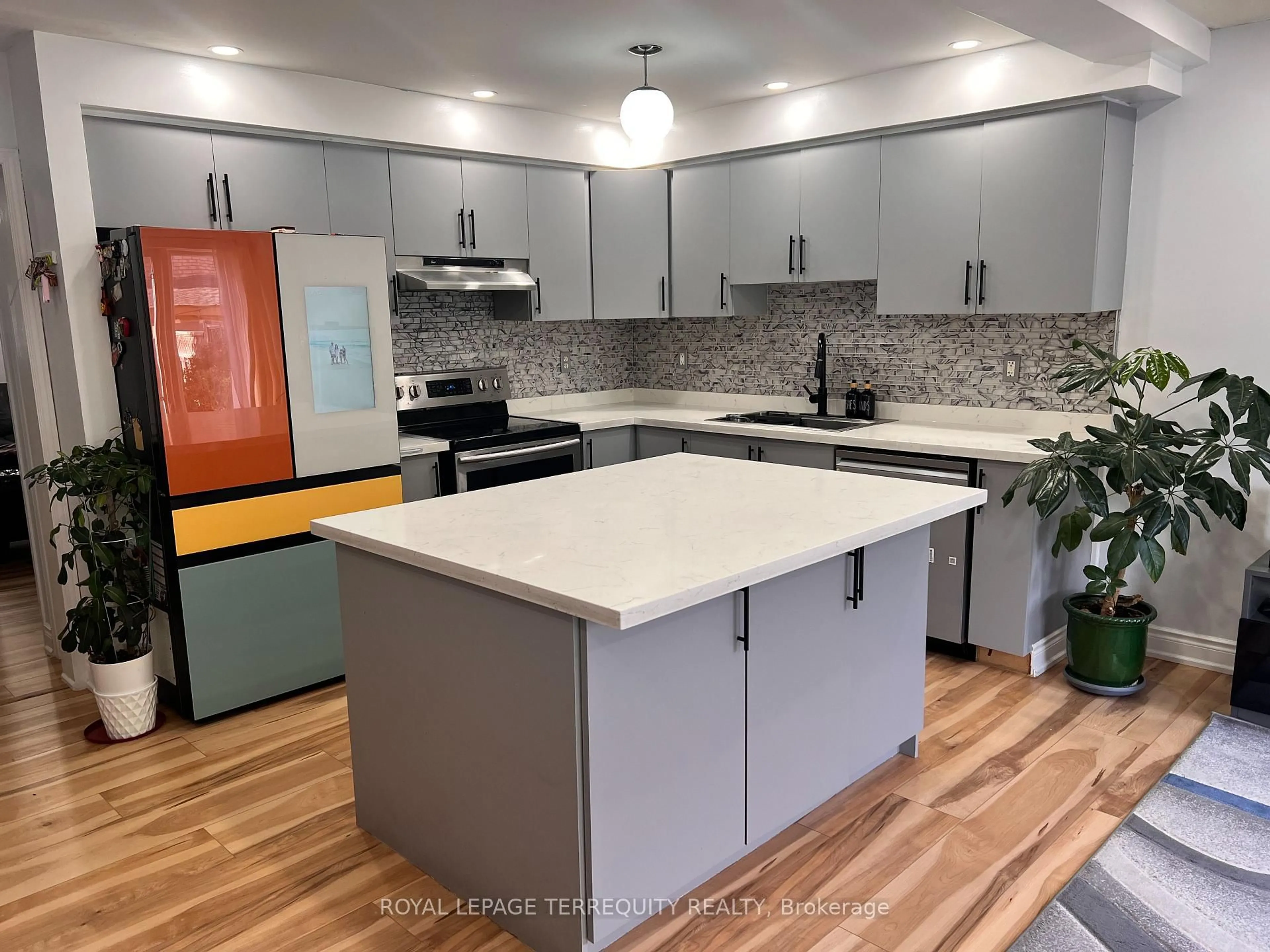 Open concept kitchen, unknown for 115 Guinevere Rd, Markham Ontario L3S 4R8