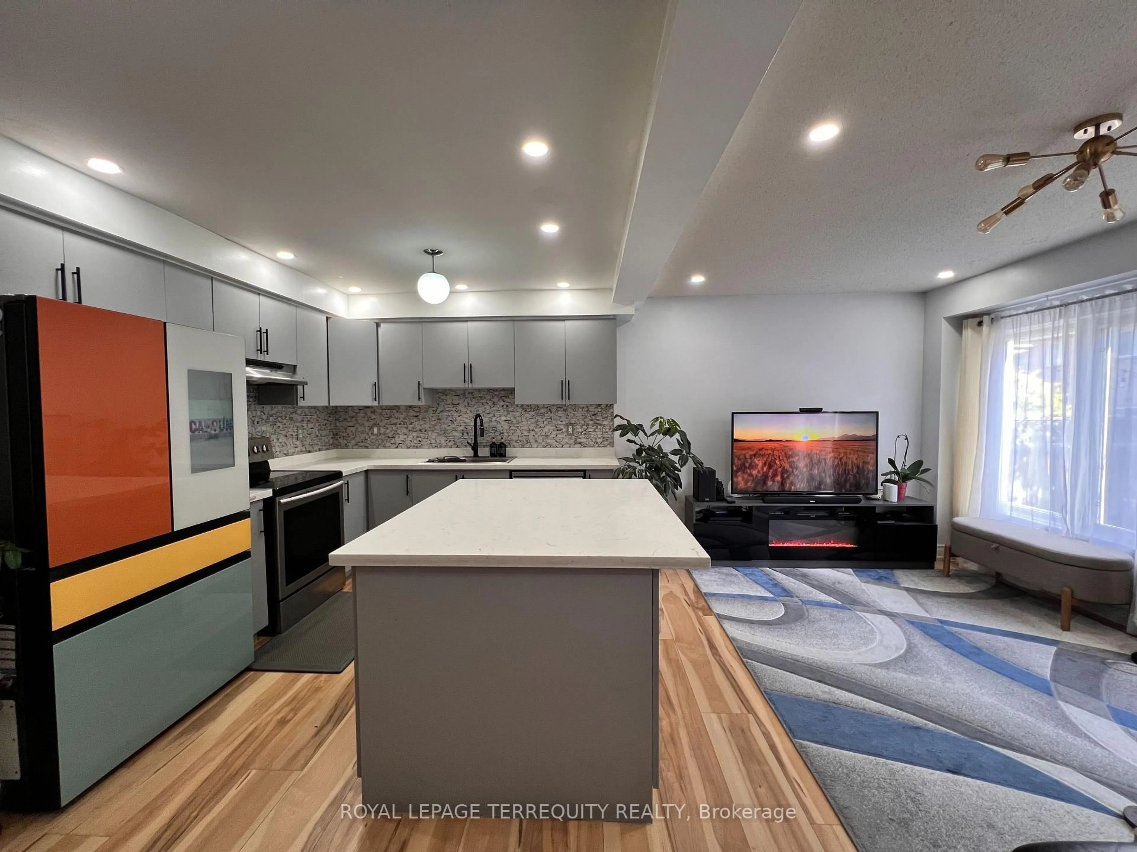 Open concept kitchen, unknown for 115 Guinevere Rd, Markham Ontario L3S 4R8