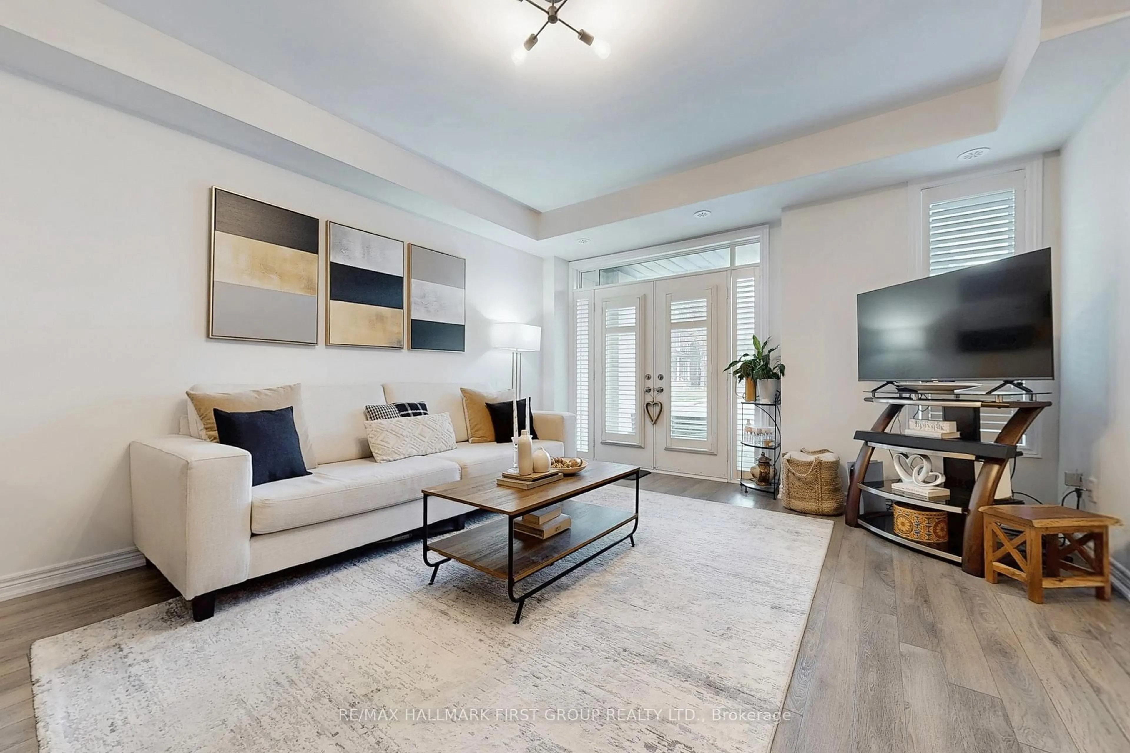 Living room with furniture, unknown for 125 Kayla Cres #7, Vaughan Ontario L6A 4W3