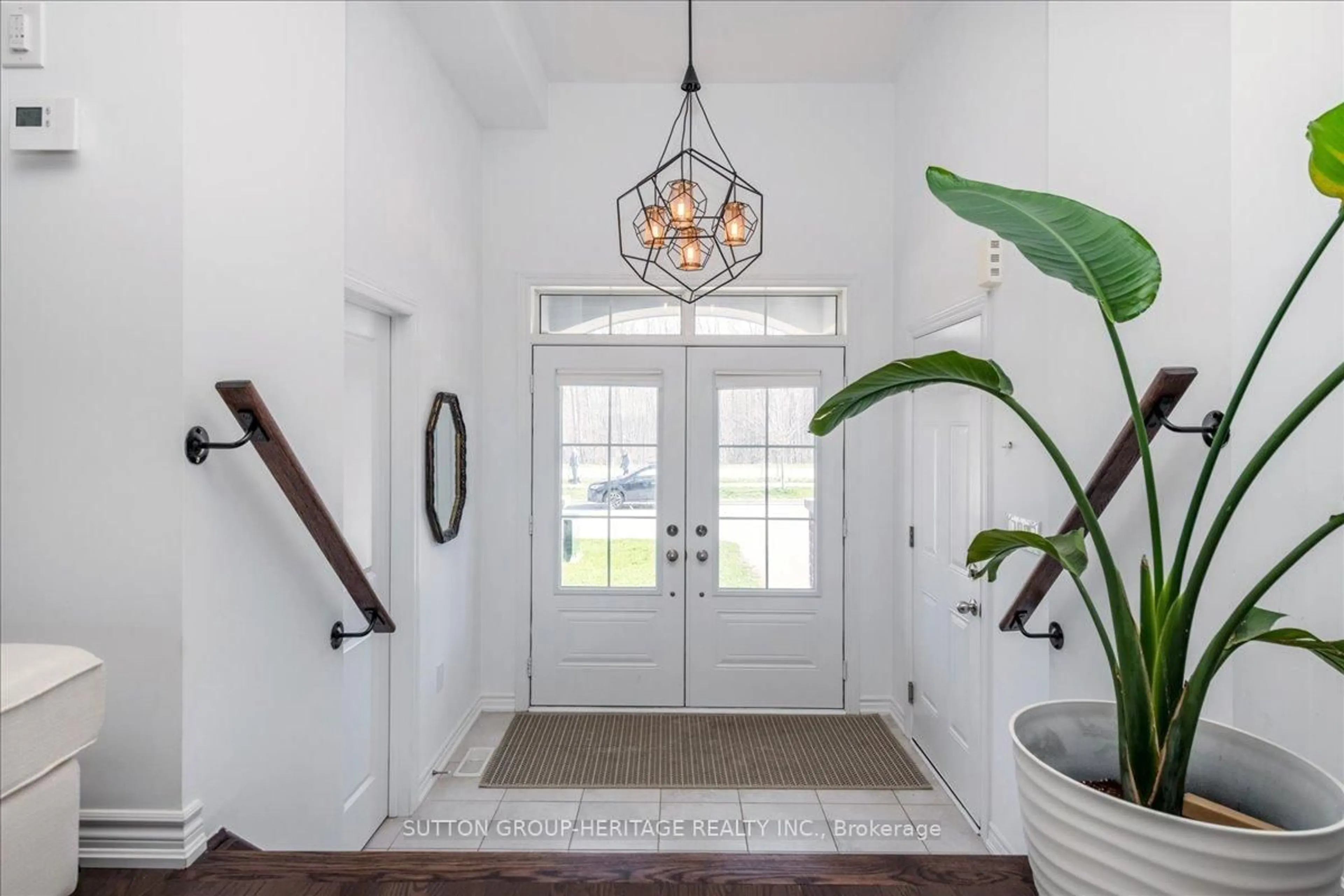 Indoor entryway for 1491 Farrow Cres, Innisfil Ontario L9S 0L6