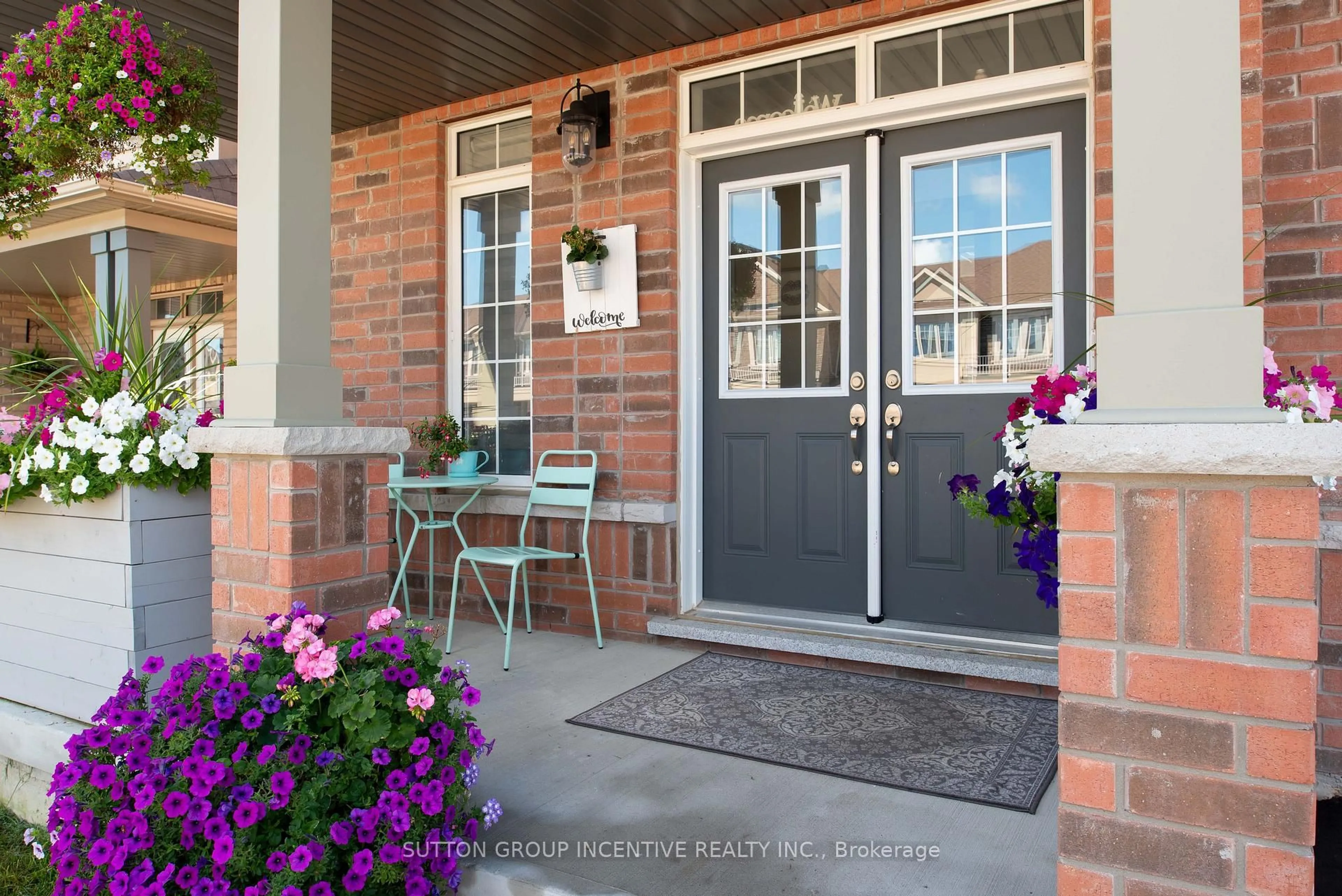 Indoor entryway for 2271 Grainger Loop, Innisfil Ontario L9S 0M9