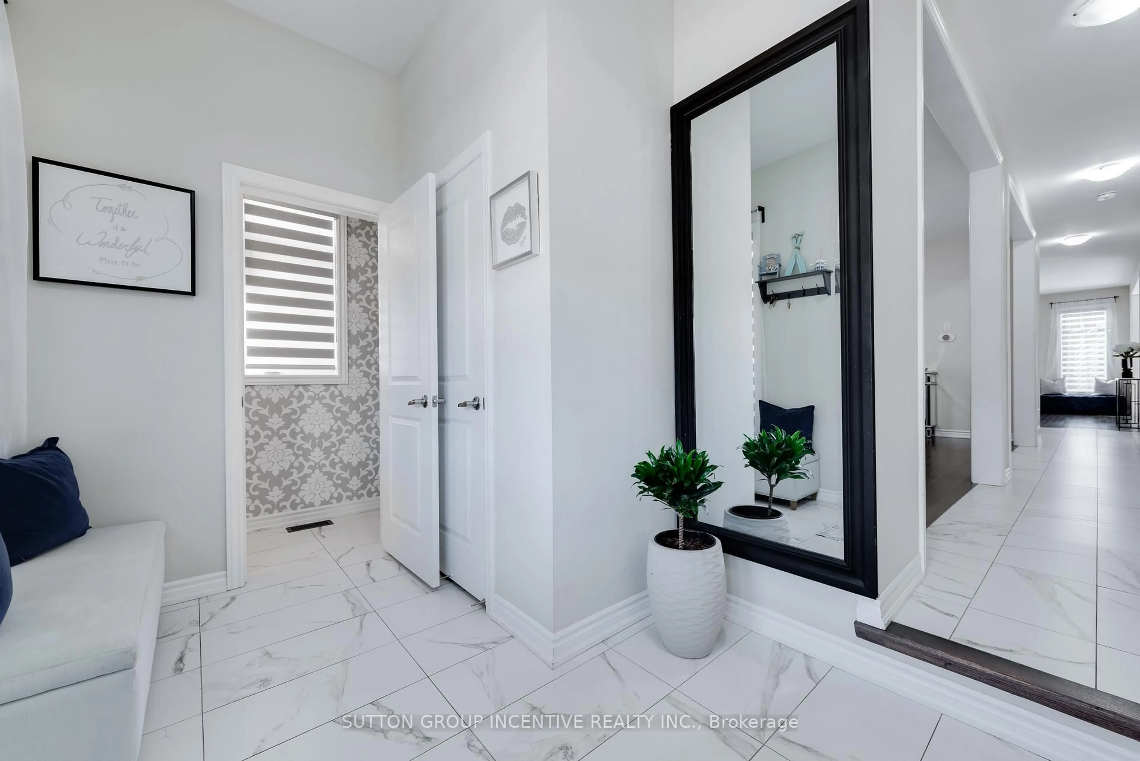 Contemporary bathroom, ceramic/tile floor for 2271 Grainger Loop, Innisfil Ontario L9S 0M9