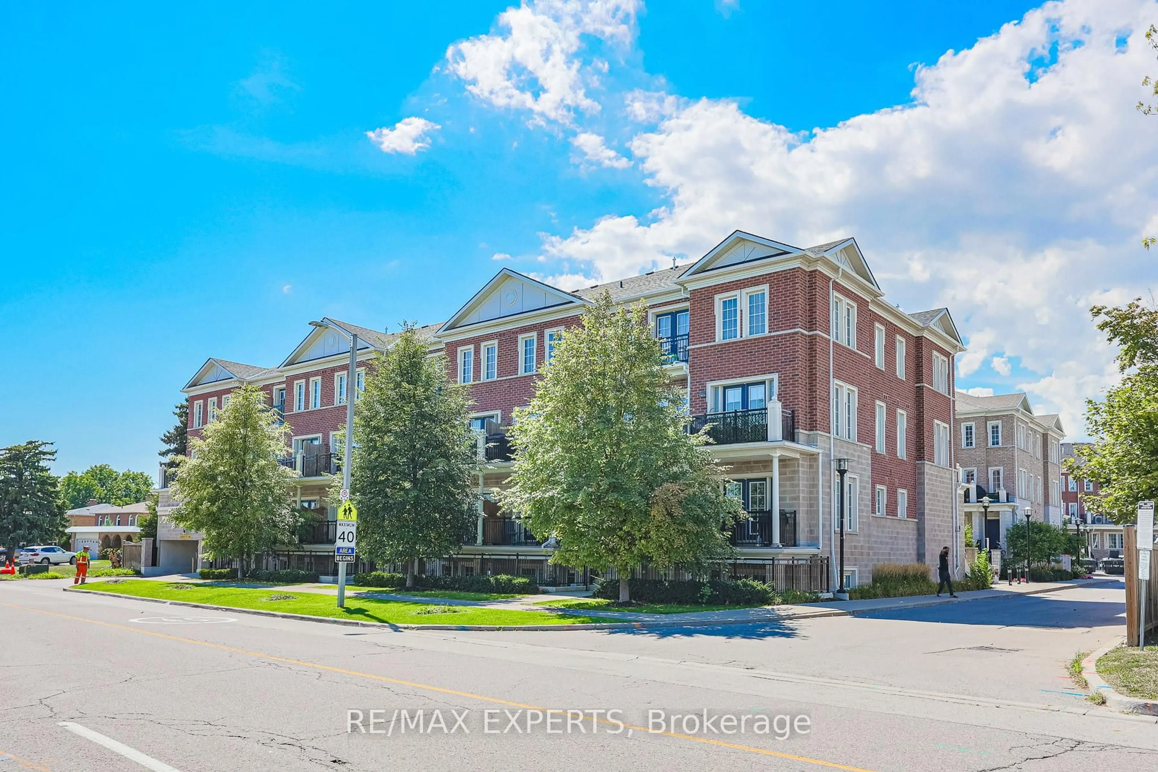 A pic from outside/outdoor area/front of a property/back of a property/a pic from drone, unknown for 26 Bruce St #B11, Vaughan Ontario L4L 0H4