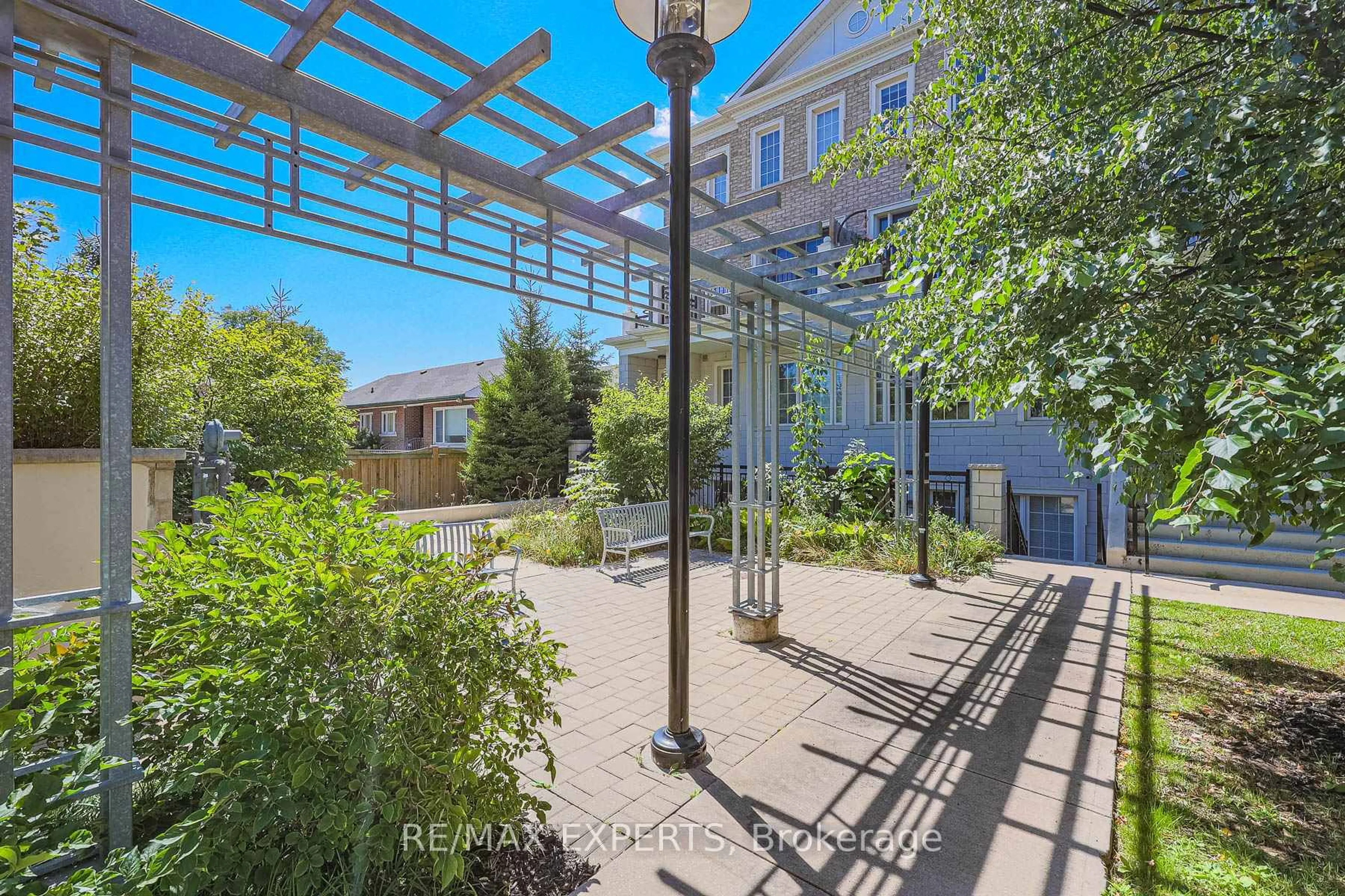 Patio, street for 26 Bruce St #B11, Vaughan Ontario L4L 0H4