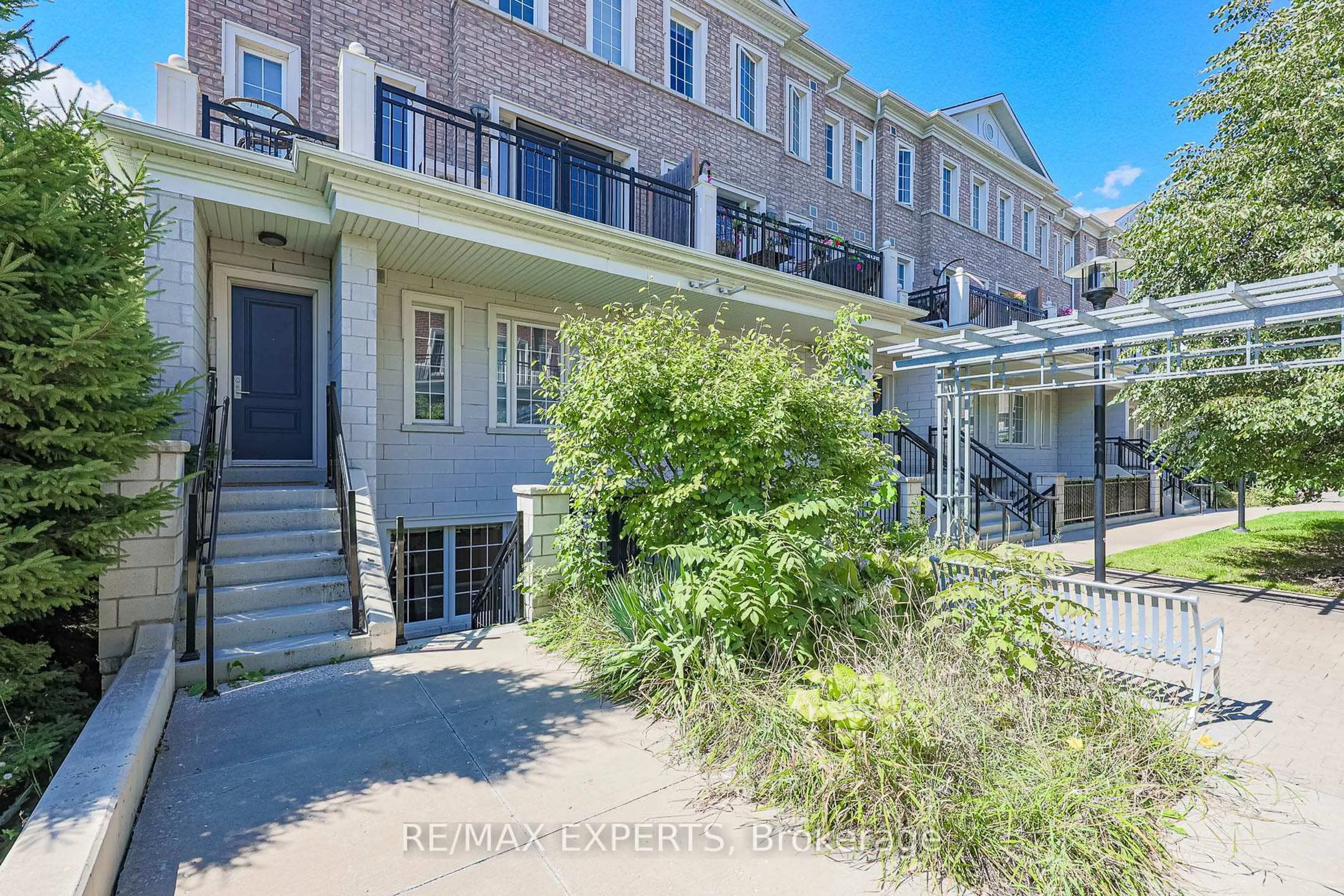 A pic from outside/outdoor area/front of a property/back of a property/a pic from drone, street for 26 Bruce St #B11, Vaughan Ontario L4L 0H4