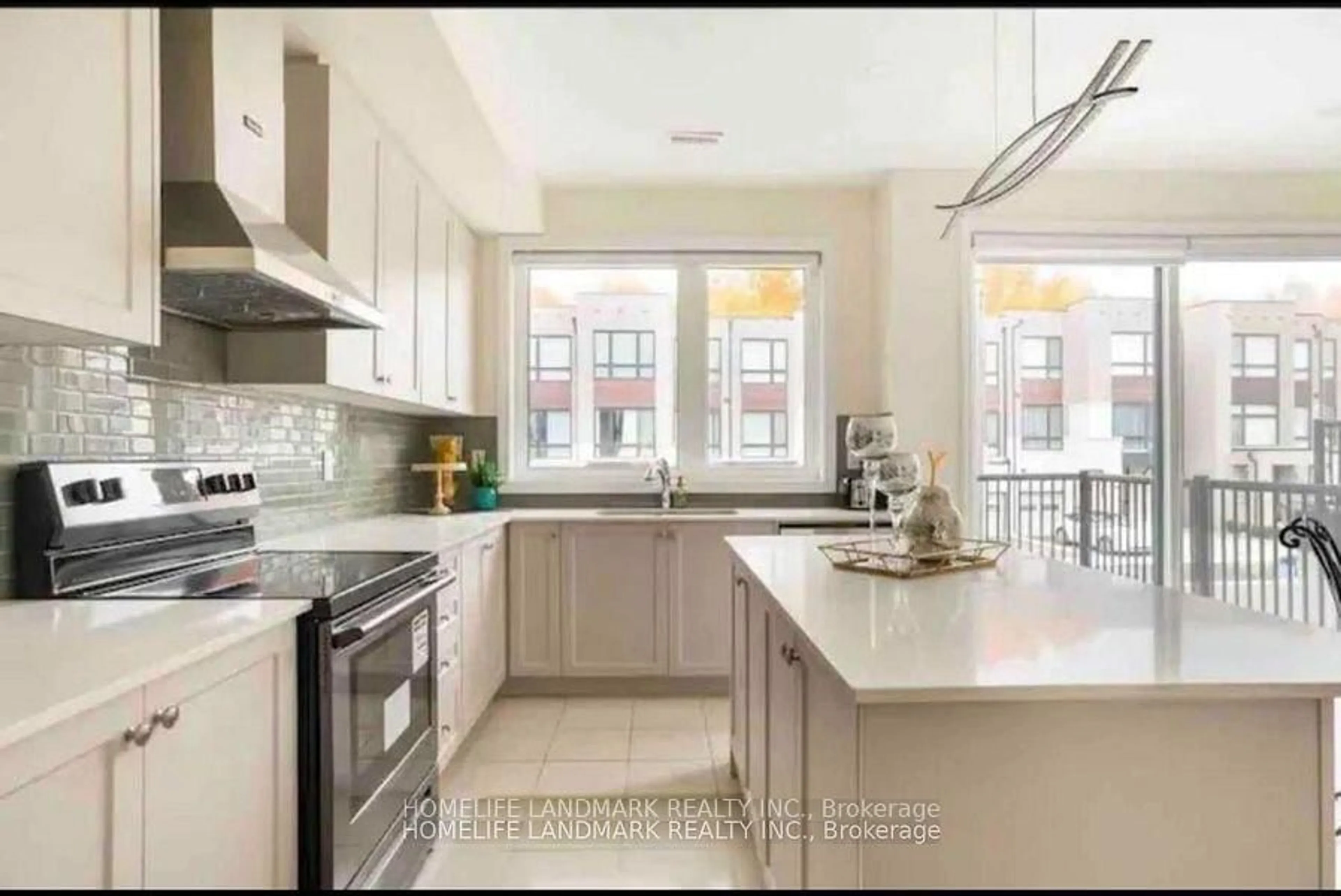 Open concept kitchen, ceramic/tile floor for 22 Lord Melborne St, Markham Ontario L6C 0Z5