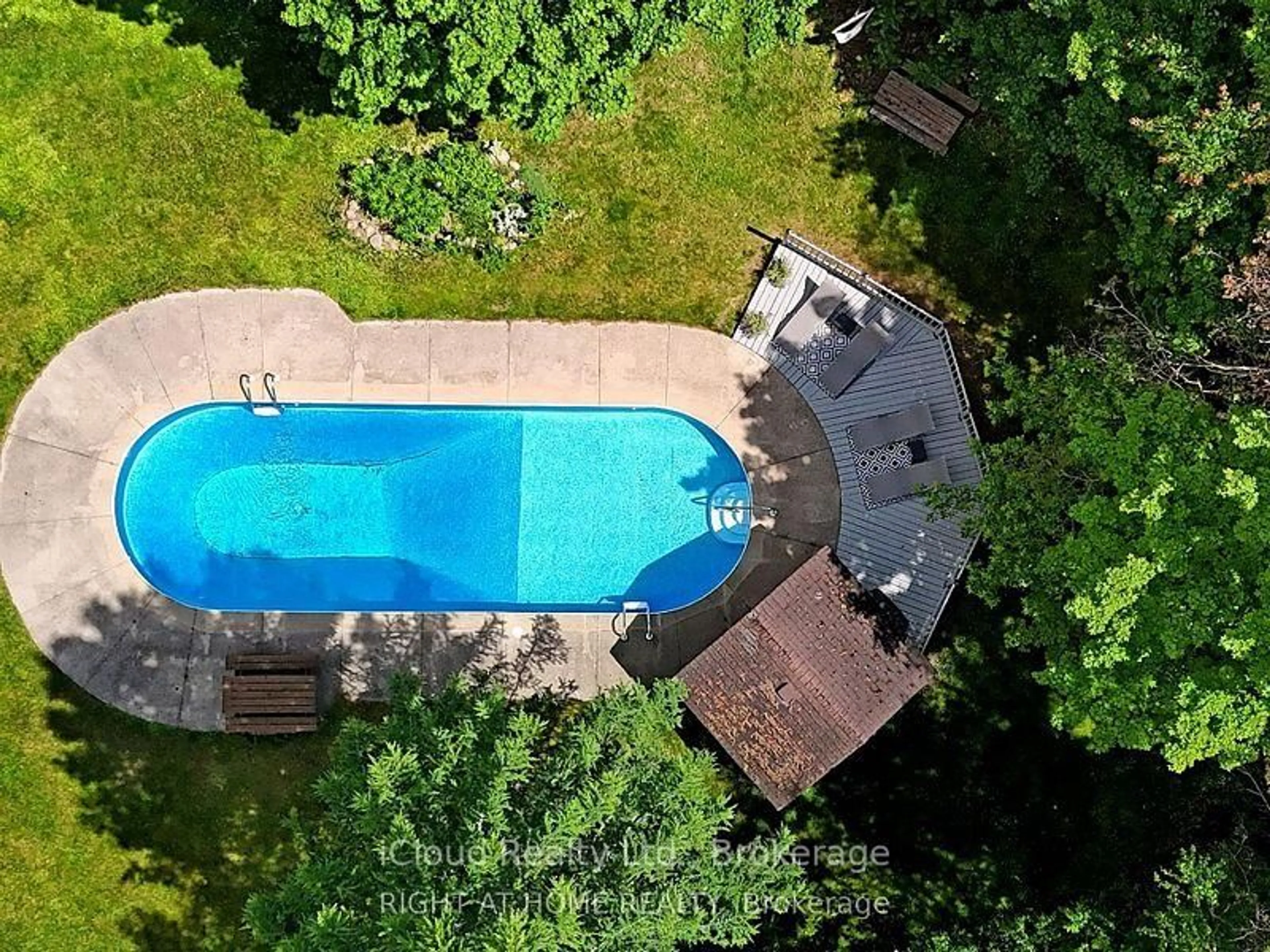 A pic from outside/outdoor area/front of a property/back of a property/a pic from drone, unknown for 2580 LAKERIDGE Rd, Uxbridge Ontario L9P 1R4