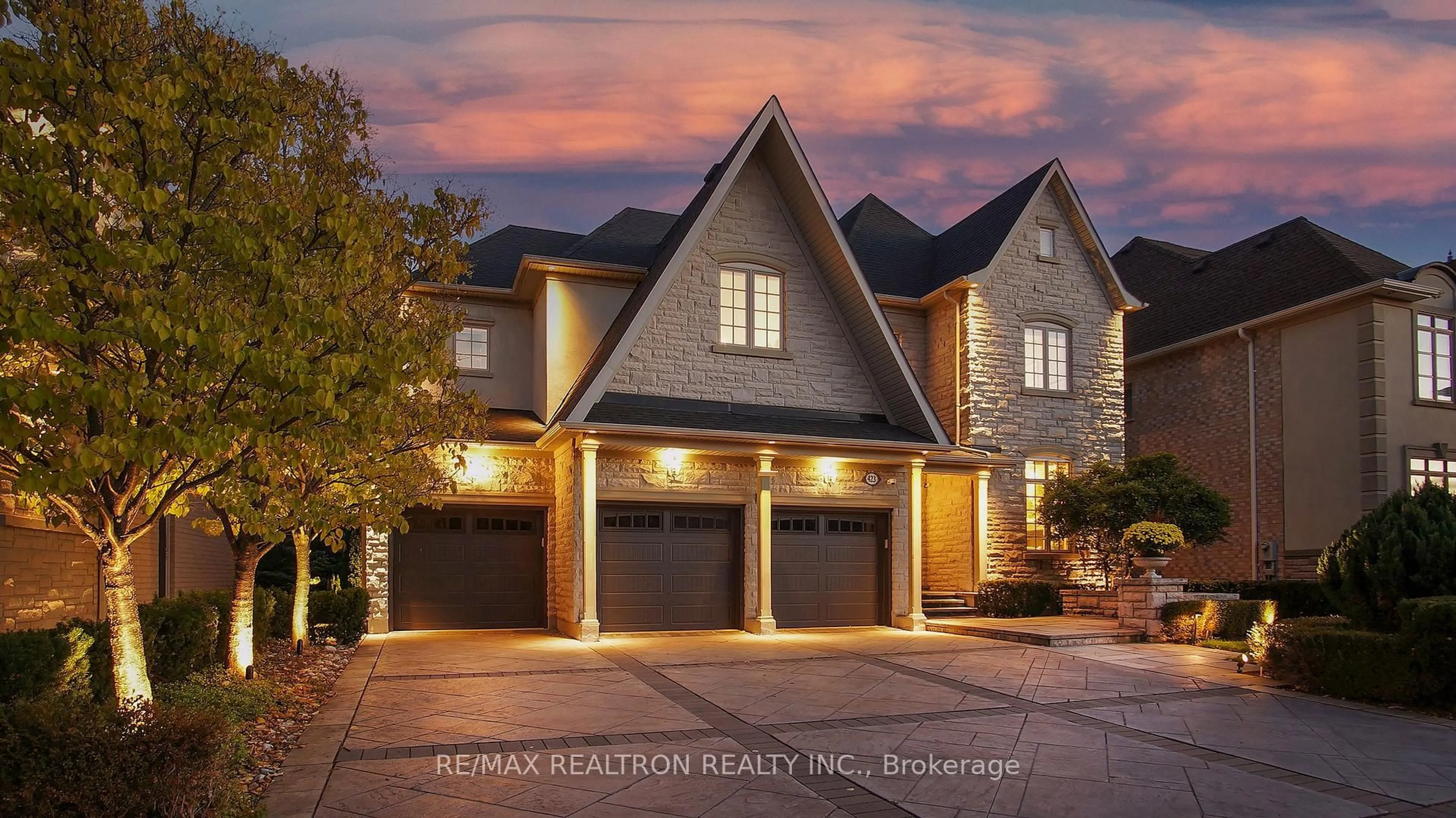 Home with brick exterior material, street for 423 Paradelle Dr, Richmond Hill Ontario L4E 4R9