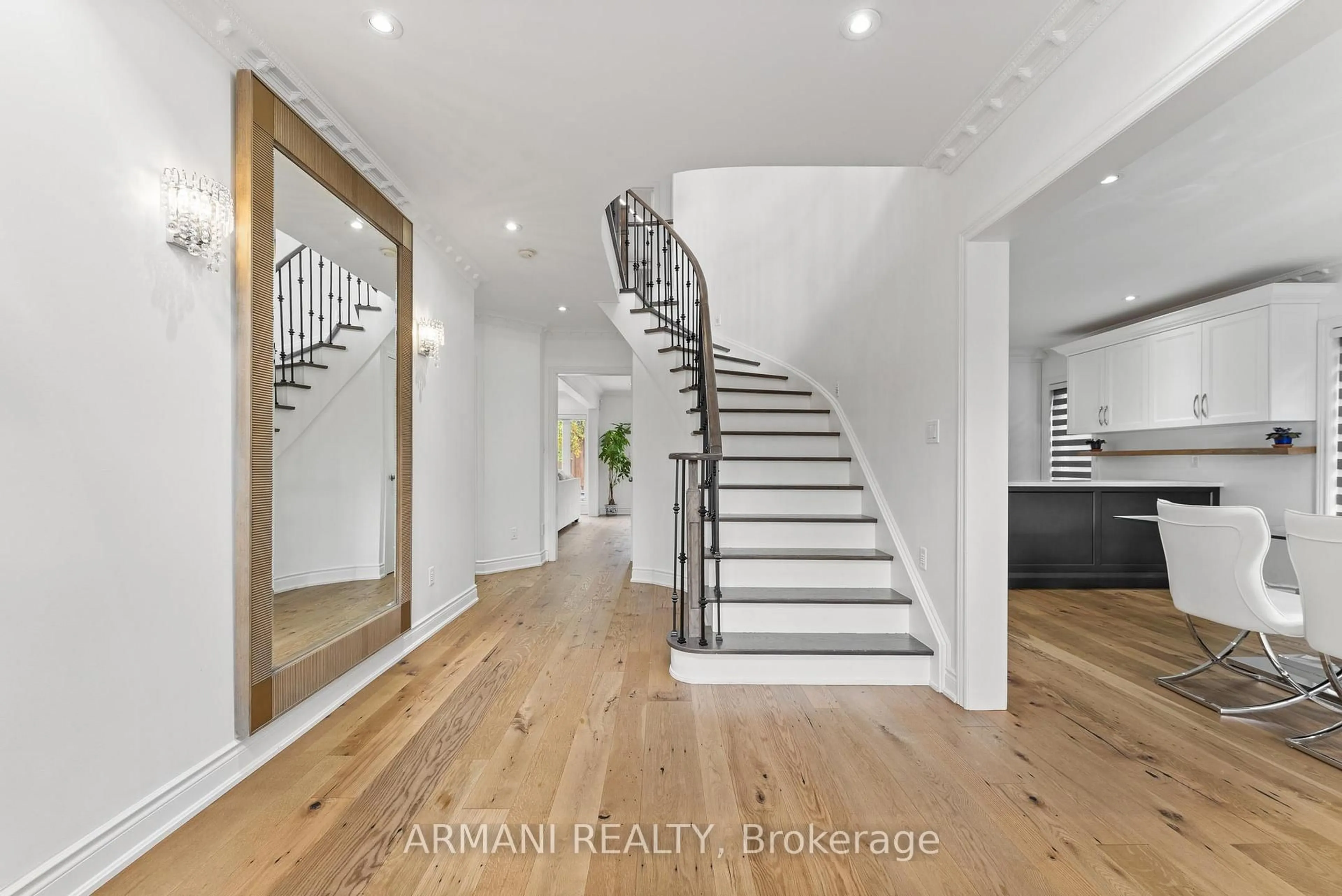 Indoor entryway for 42 St Michele Pl, Vaughan Ontario L4H 2H8