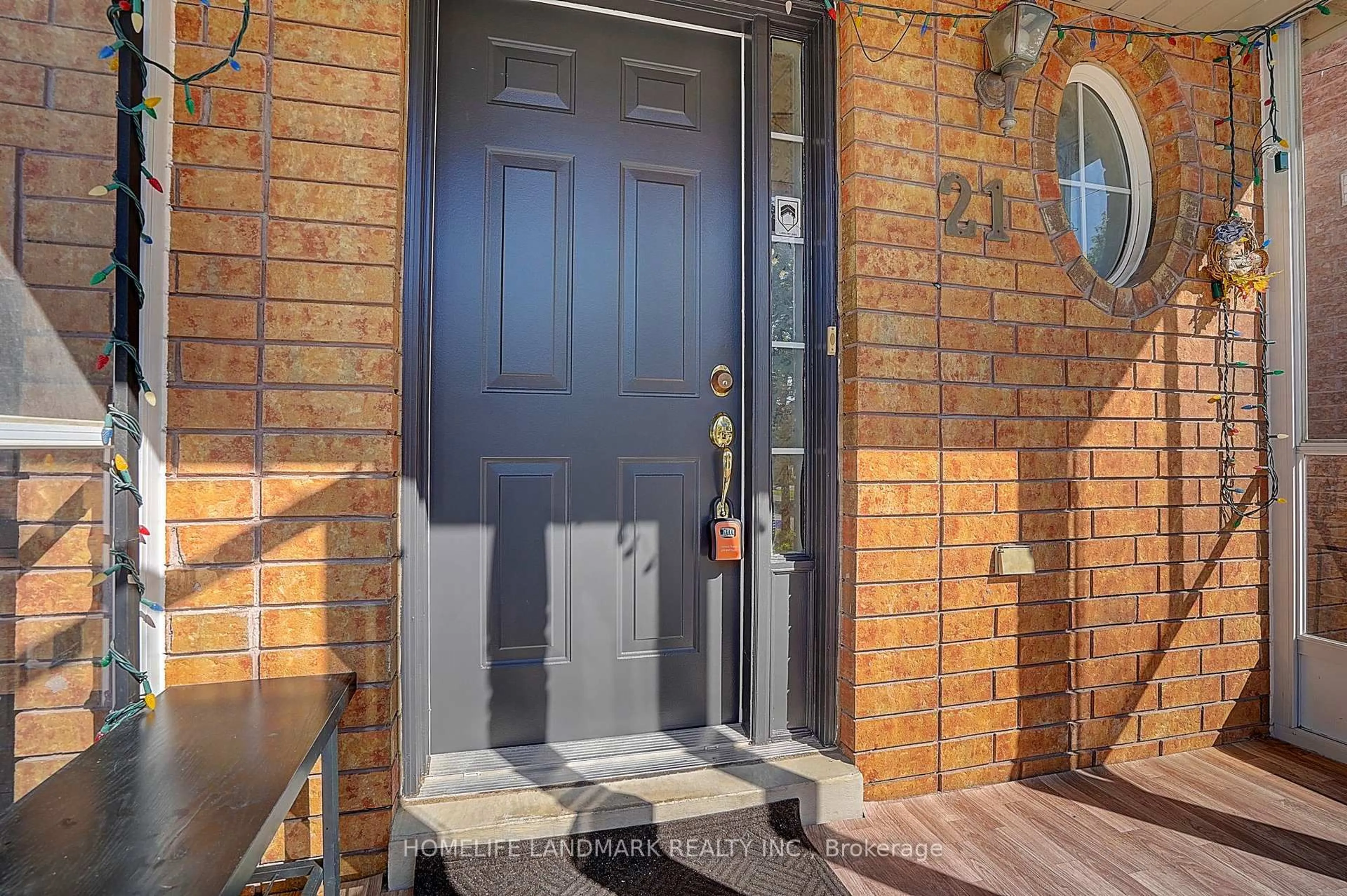 Indoor entryway for 21 Raintree Dr, Markham Ontario L3R 5T9