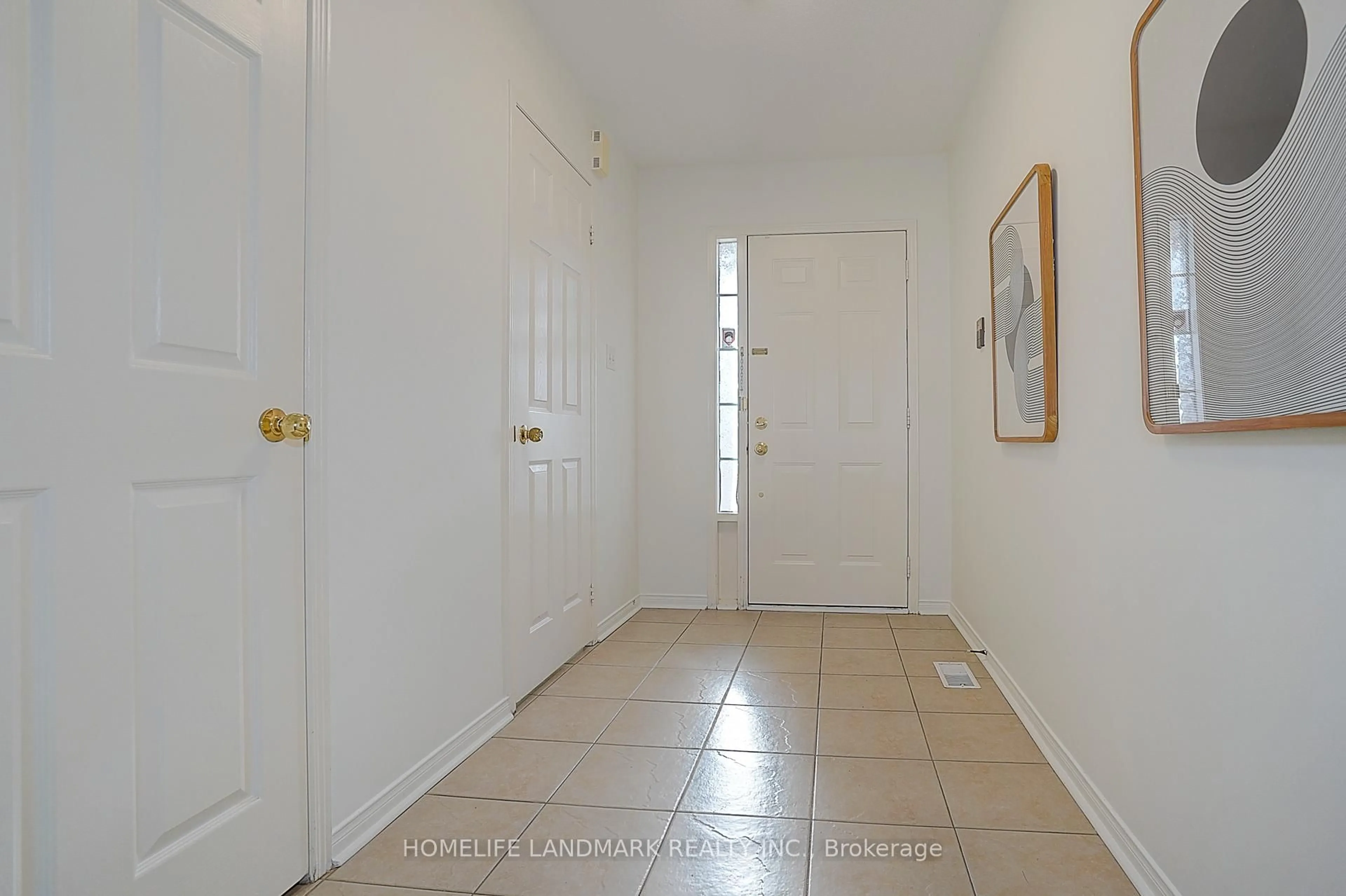 Indoor entryway for 21 Raintree Dr, Markham Ontario L3R 5T9