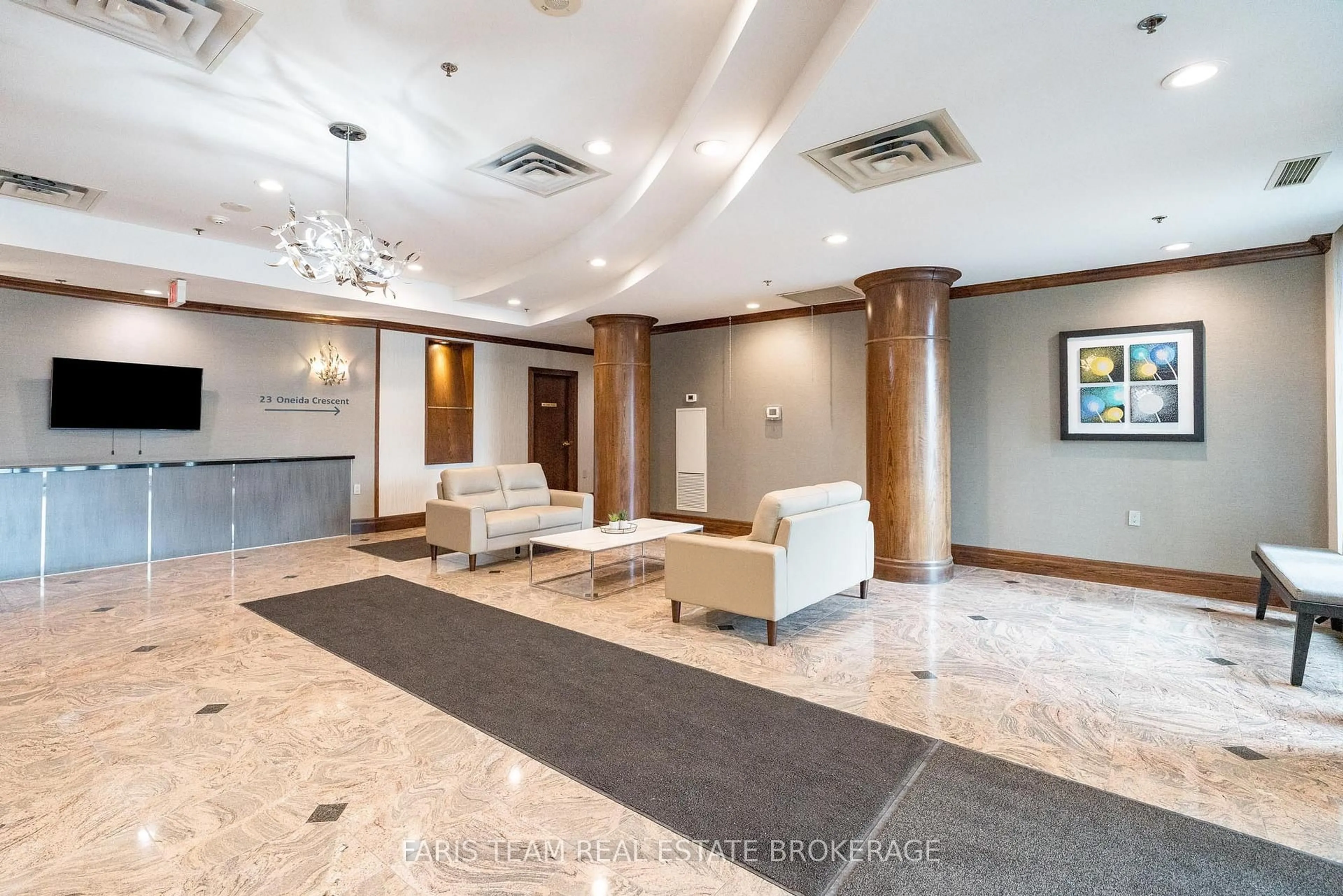 Lobby for 11 Oneida Cres #407, Richmond Hill Ontario L4B 0A1