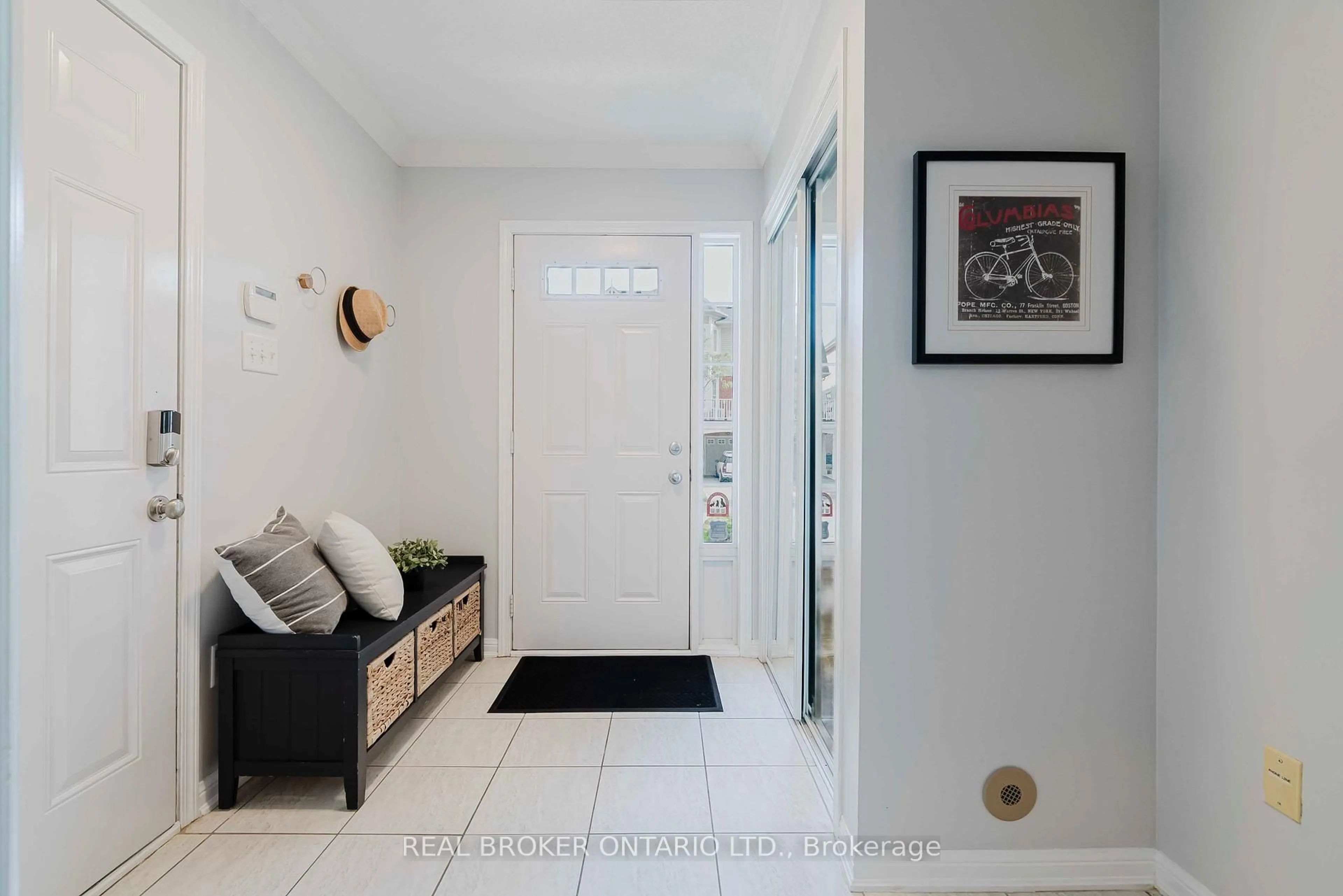 Indoor entryway for 15 Muston Lane, Whitchurch-Stouffville Ontario L4A 0P9