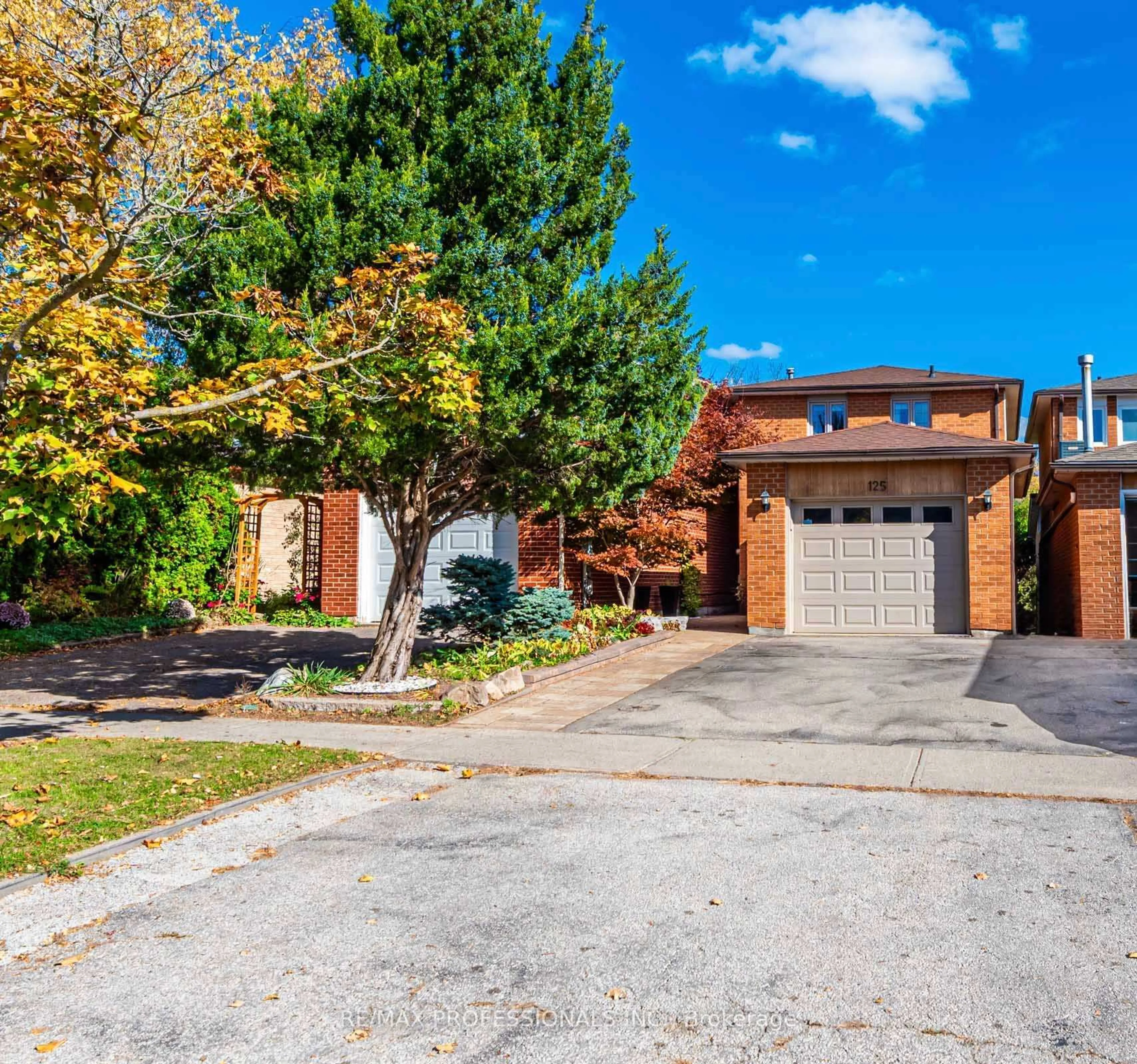 Home with brick exterior material, street for 125 Kersey Cres, Richmond Hill Ontario L4C 5X4
