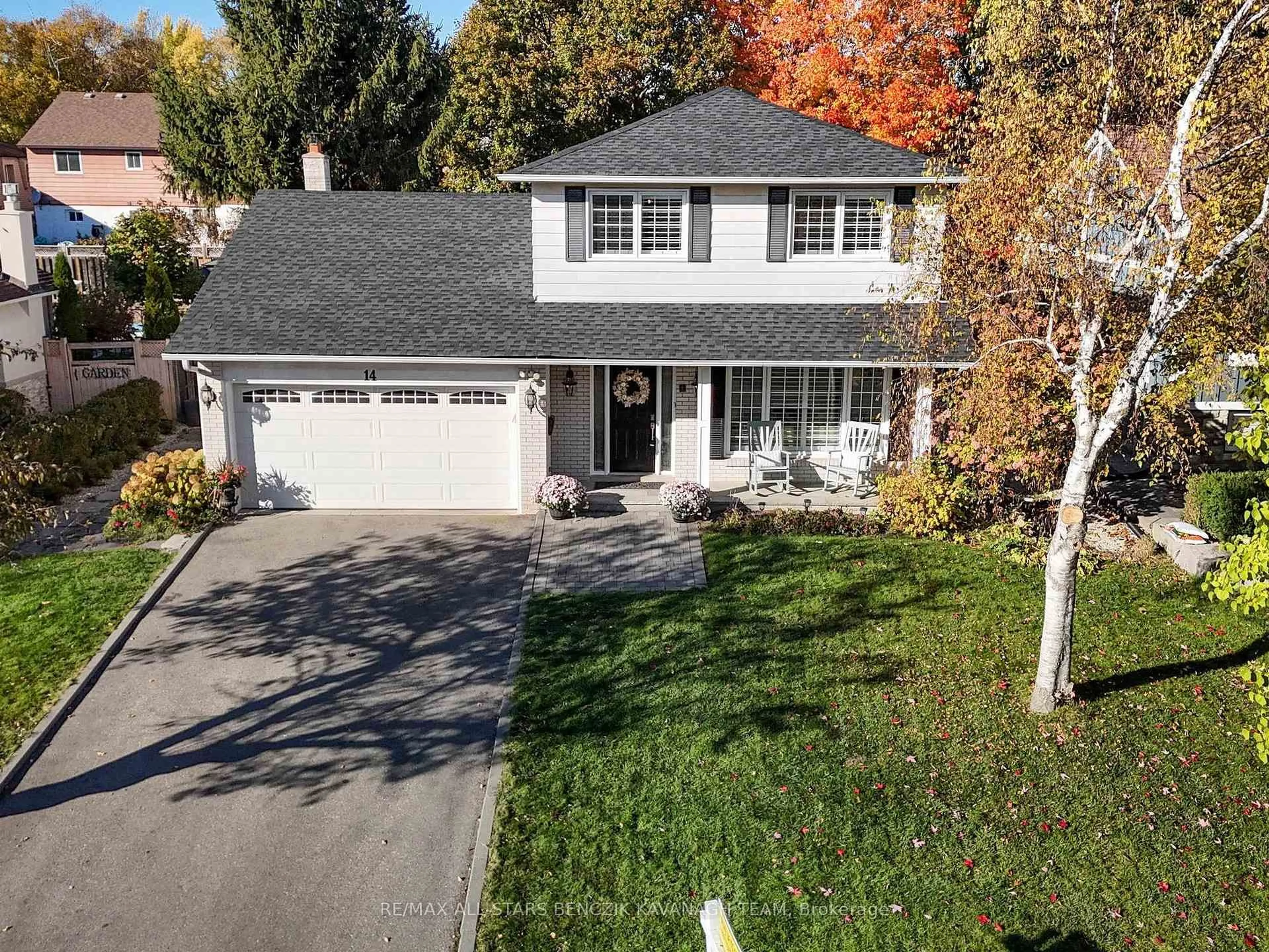 Home with vinyl exterior material, street for 14 Hamilton Hall Dr, Markham Ontario L3P 2P2