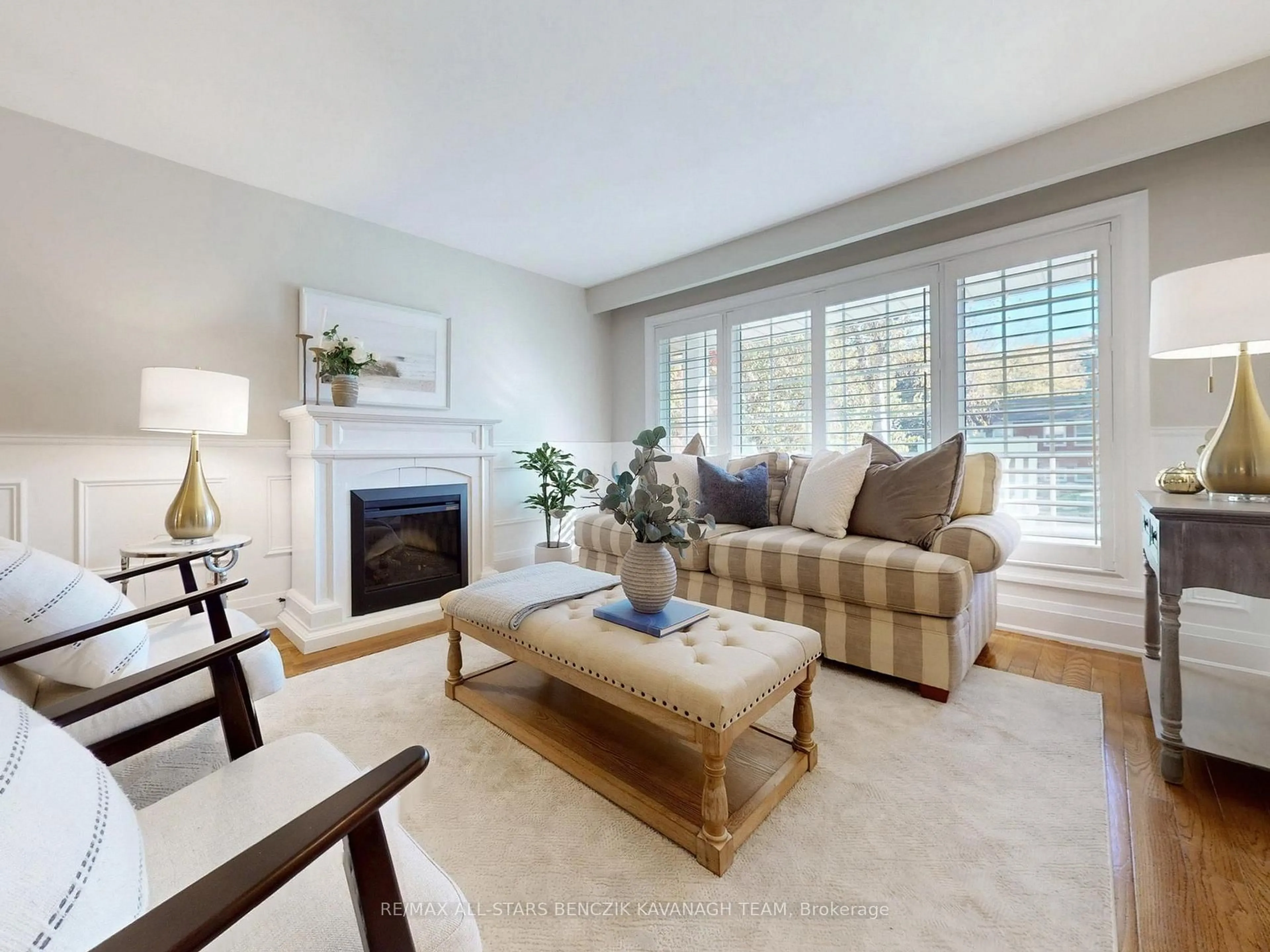 Living room with furniture, unknown for 14 Hamilton Hall Dr, Markham Ontario L3P 2P2